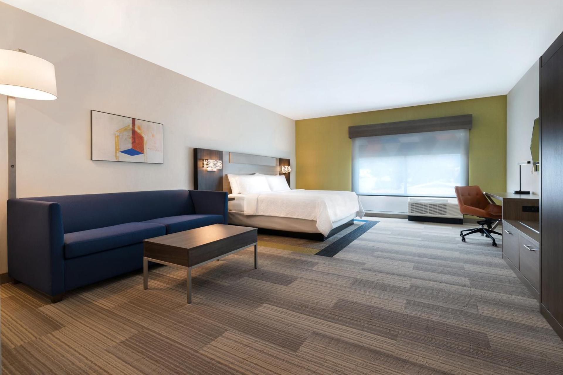 Holiday Inn Express & Suites - Glendale Downtown photo 2
