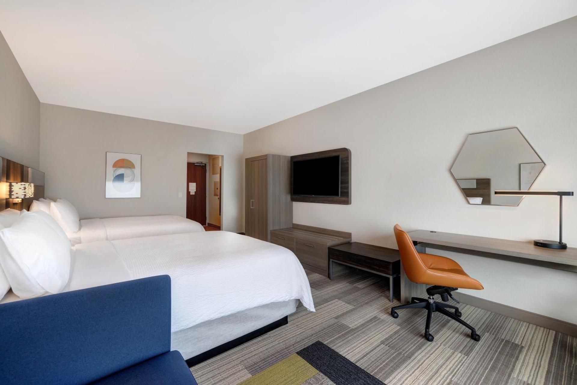 Holiday Inn Express & Suites - Glendale Downtown photo 24