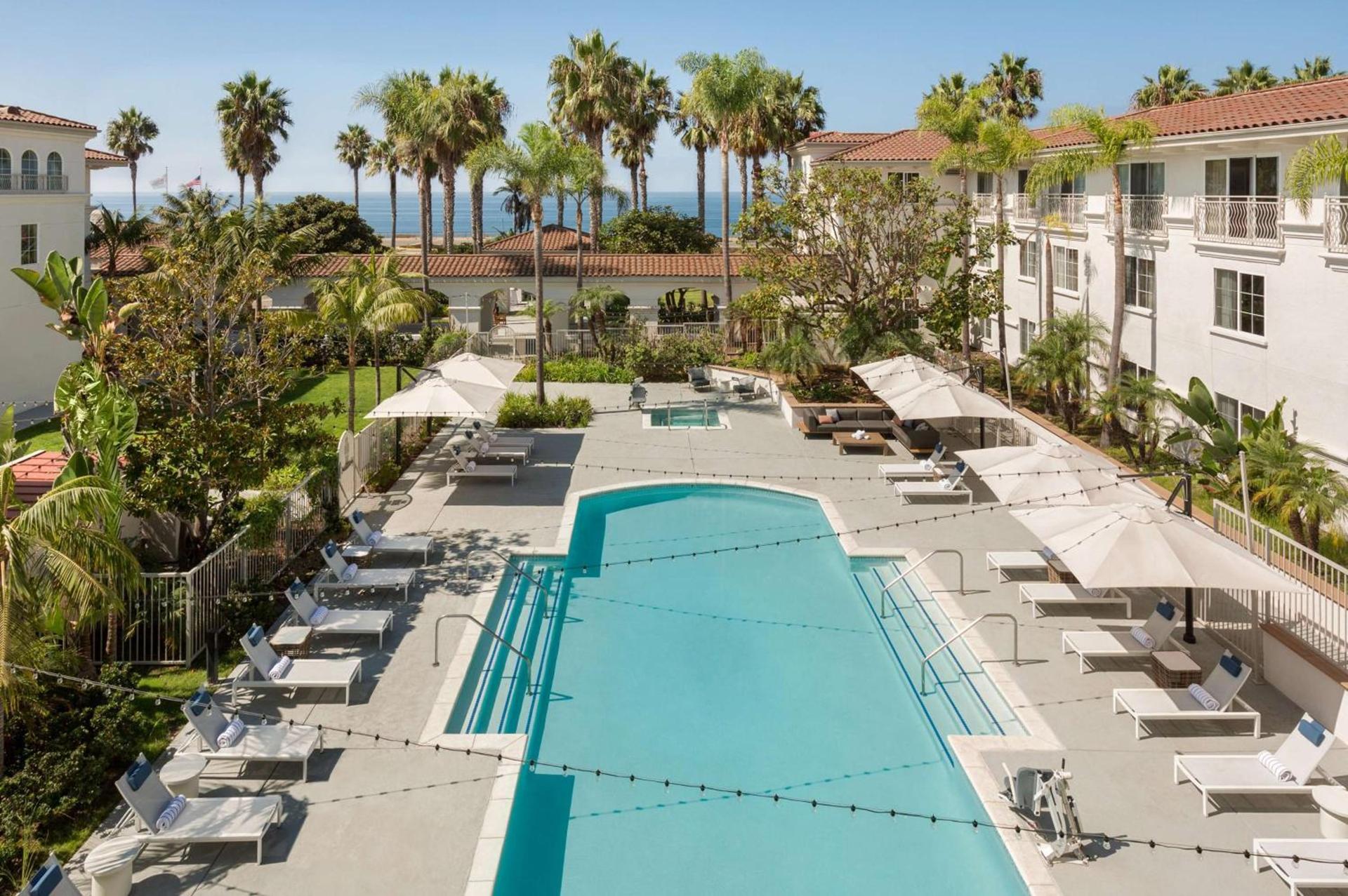 Hilton Garden Inn Carlsbad Beach photo 2