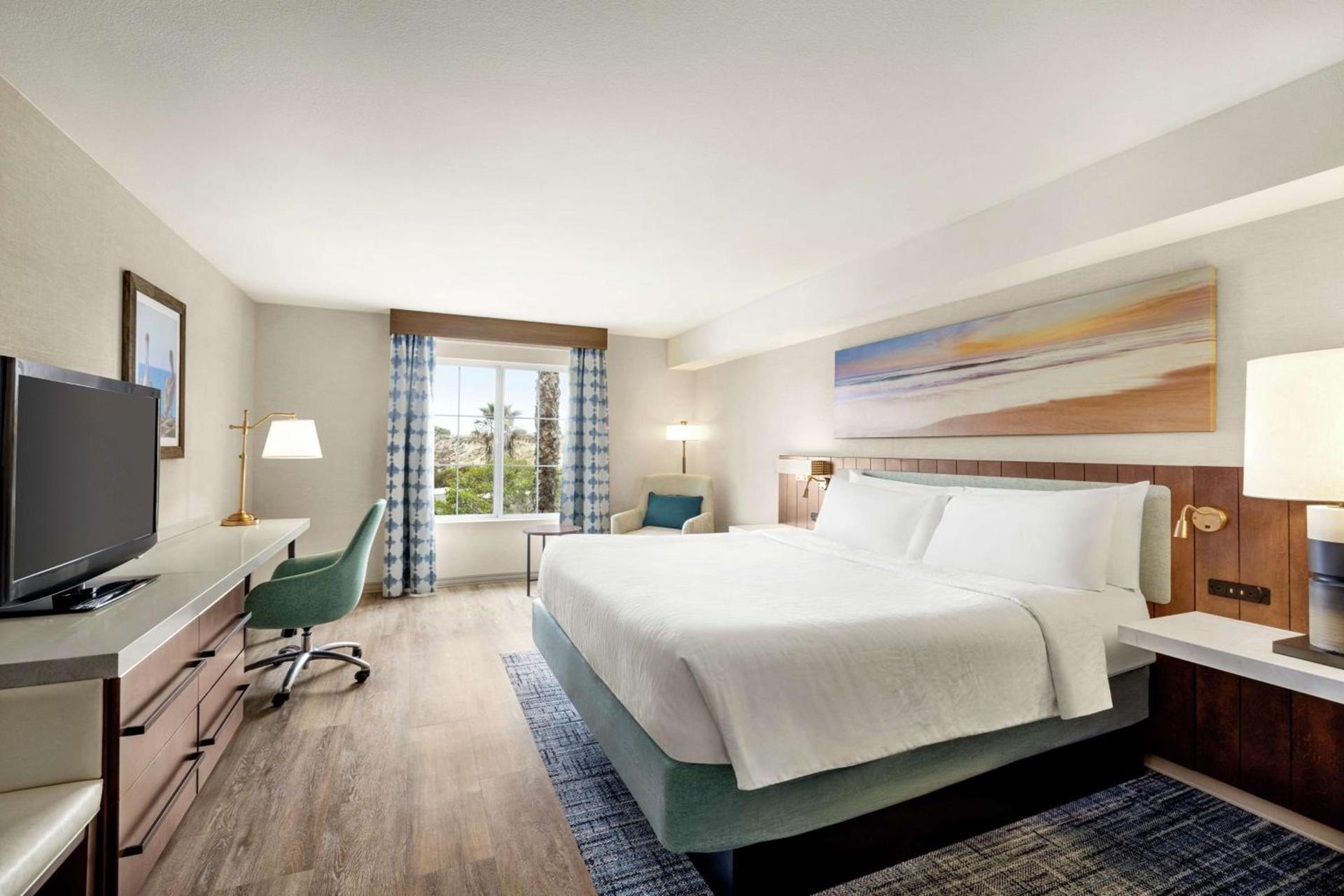 Hilton Garden Inn Carlsbad Beach photo 27