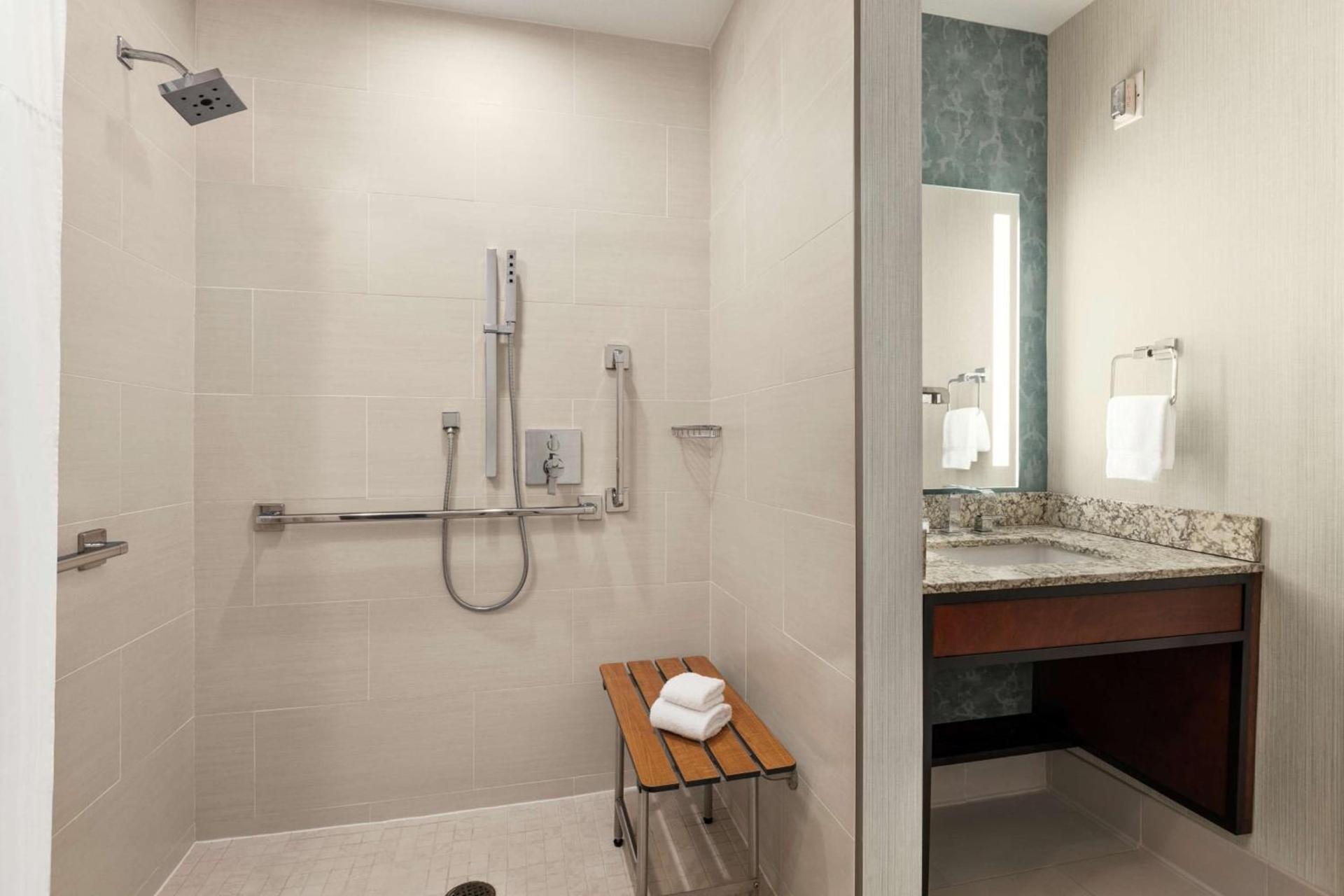 Hilton Garden Inn Carlsbad Beach photo 60