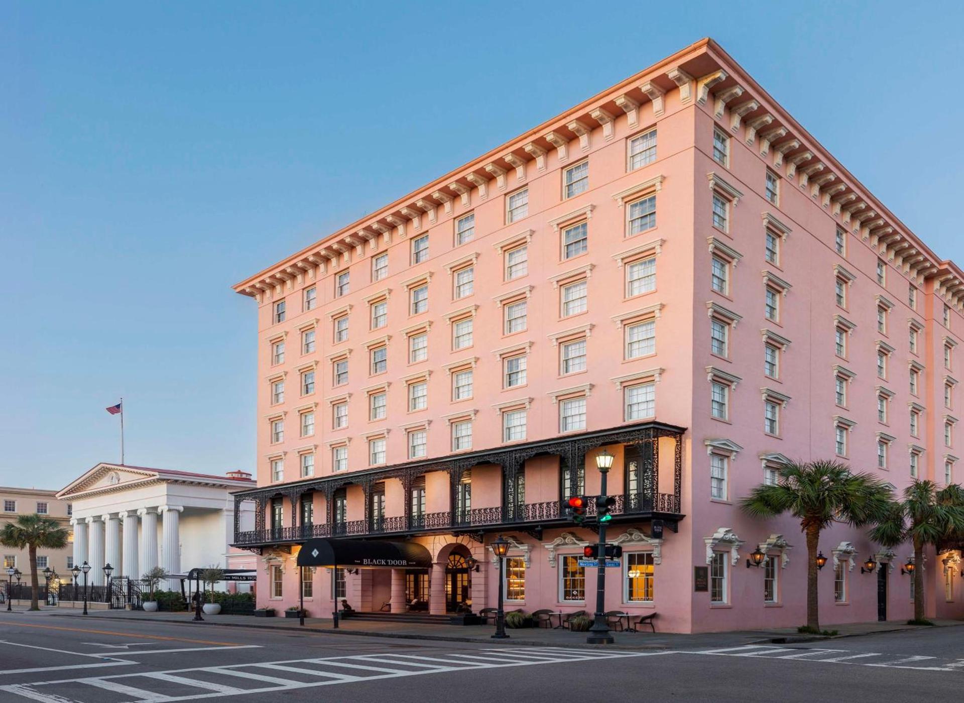 Mills House Charleston, Curio Collection by Hilton — hotel in Charleston