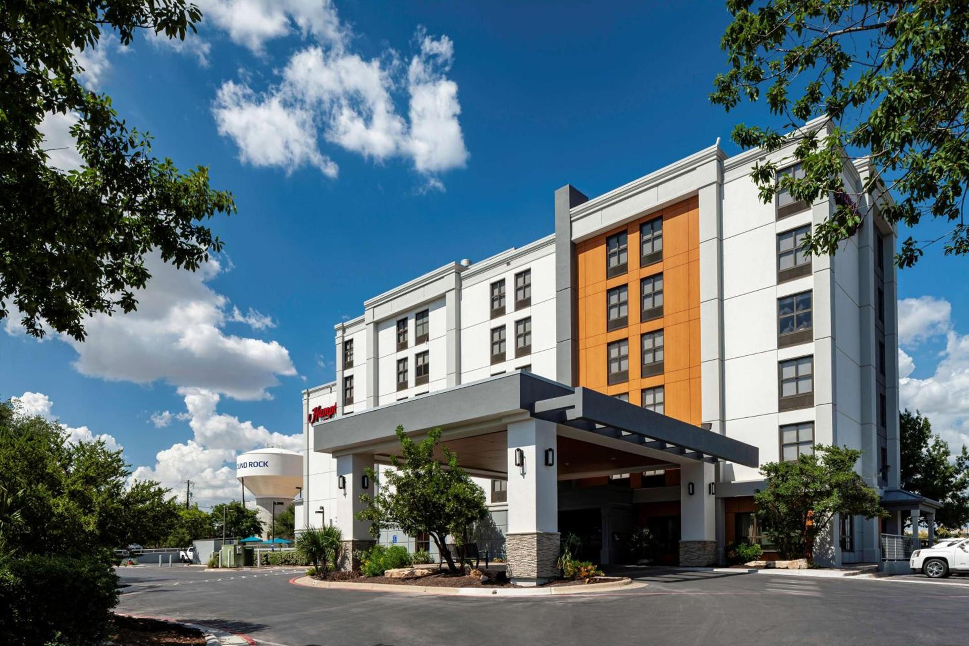 Hampton Inn Austin Round Rock photo 2