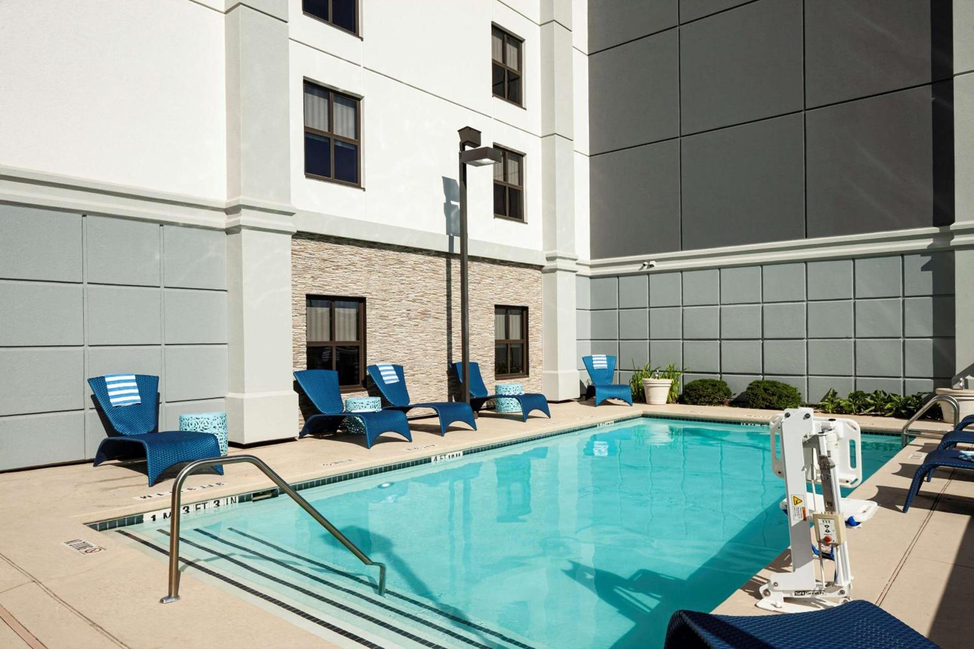 Hampton Inn Austin Round Rock photo 11