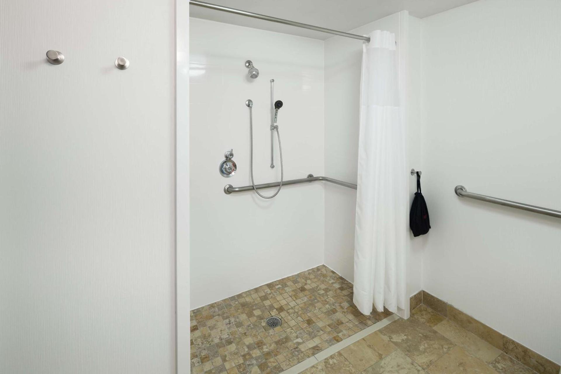 Hampton Inn Austin Round Rock photo 21