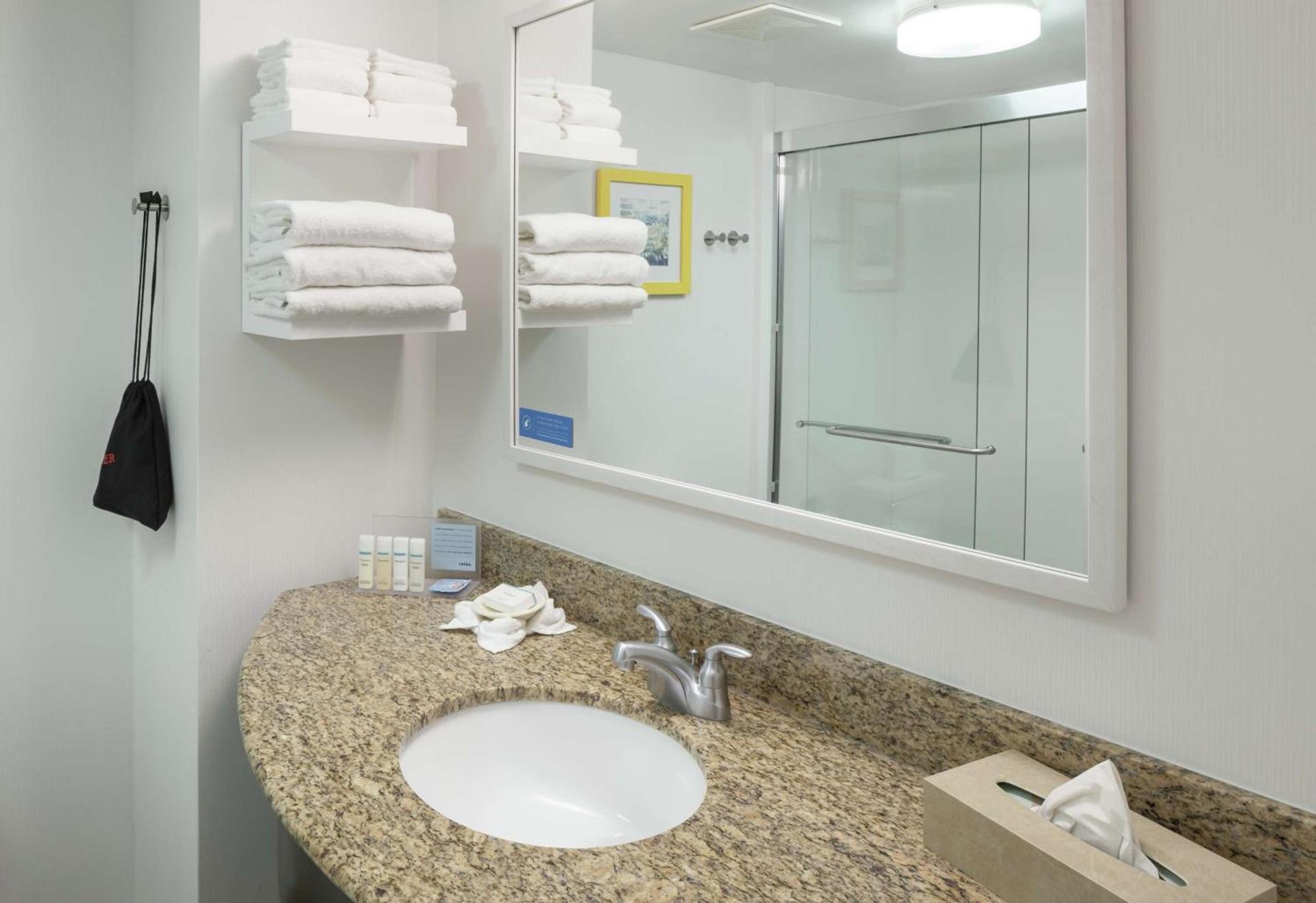 Hampton Inn Austin Round Rock photo 23