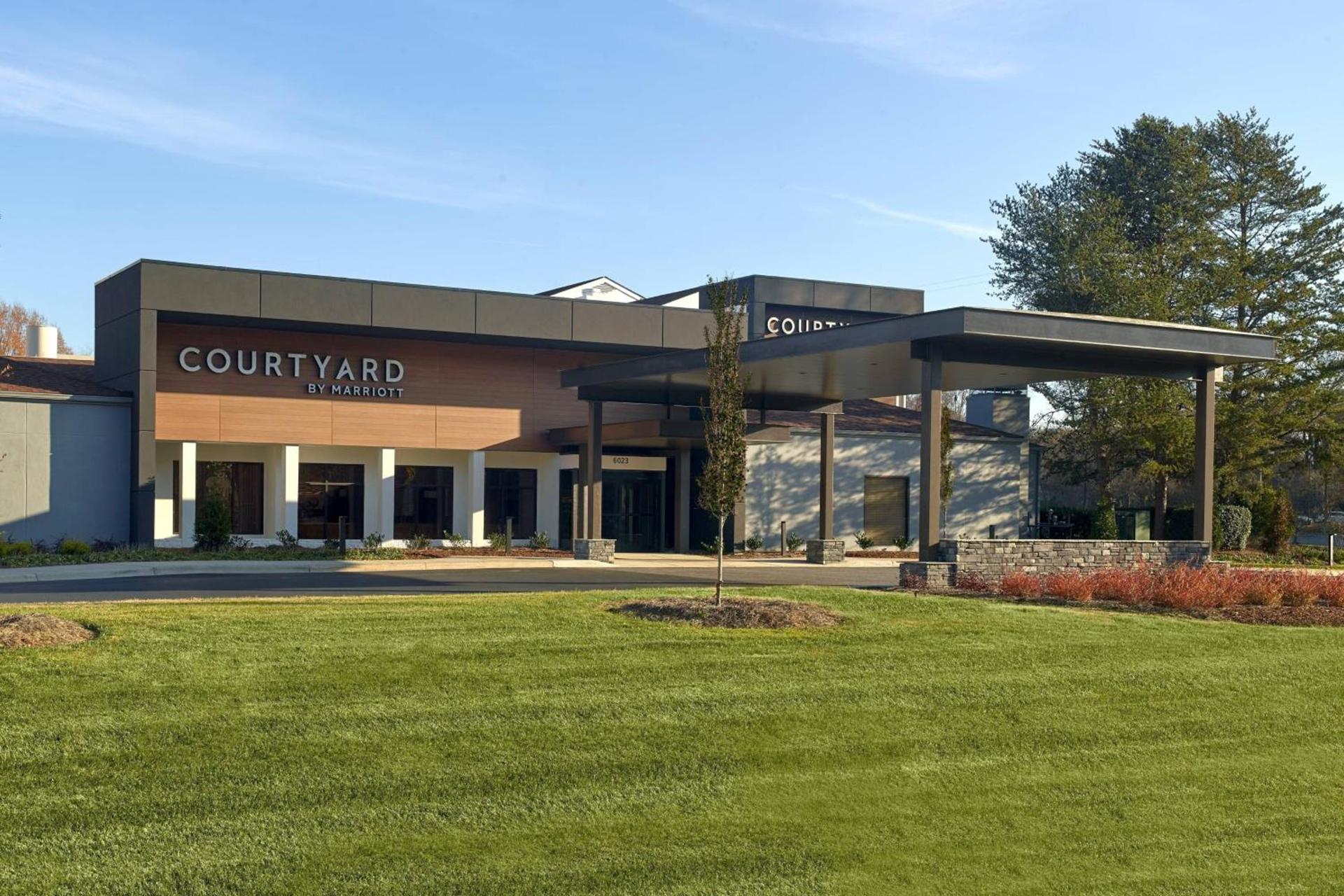 Courtyard Charlotte SouthPark photo 3