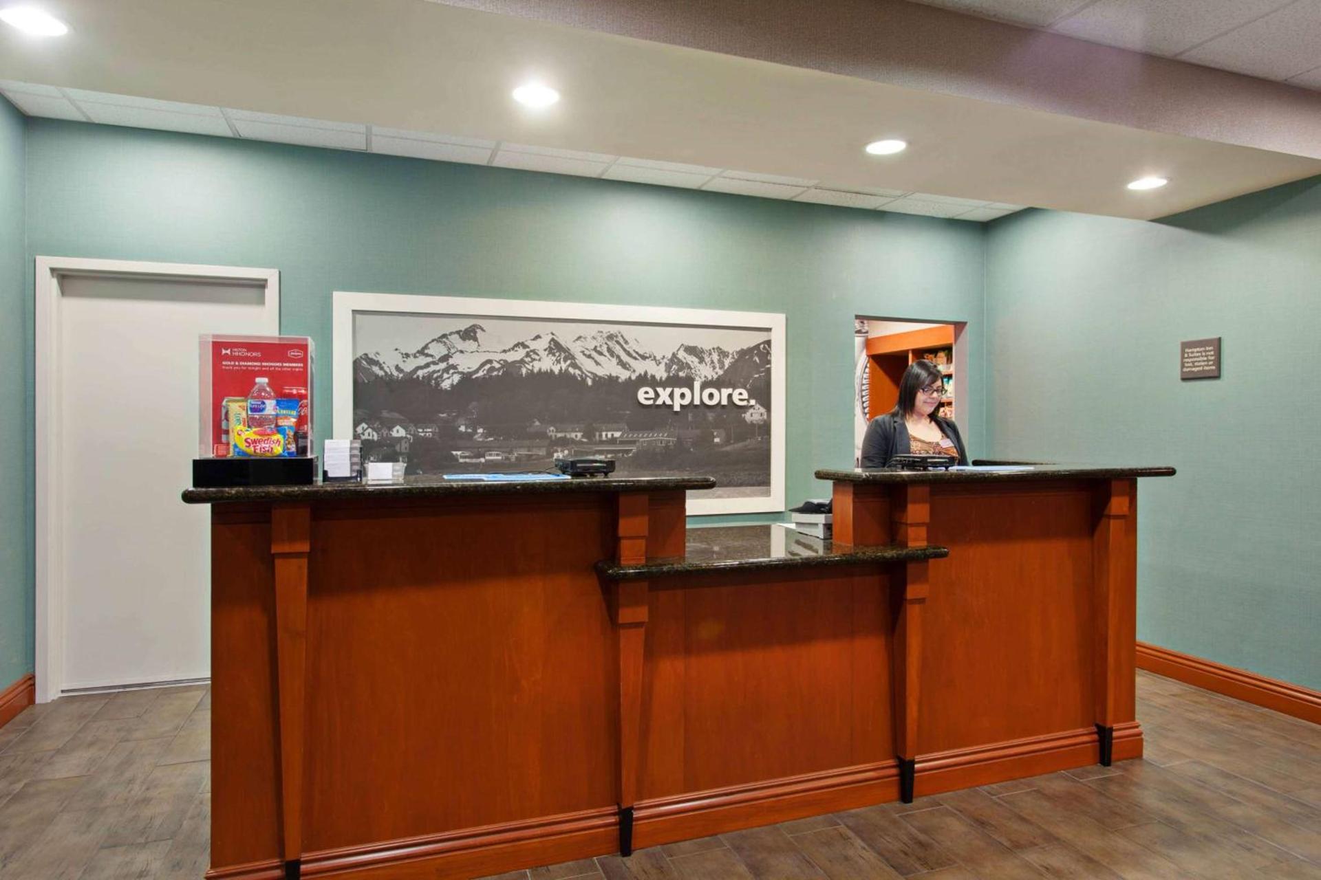 Hampton Inn & Suites Clovis Airport North photo 8