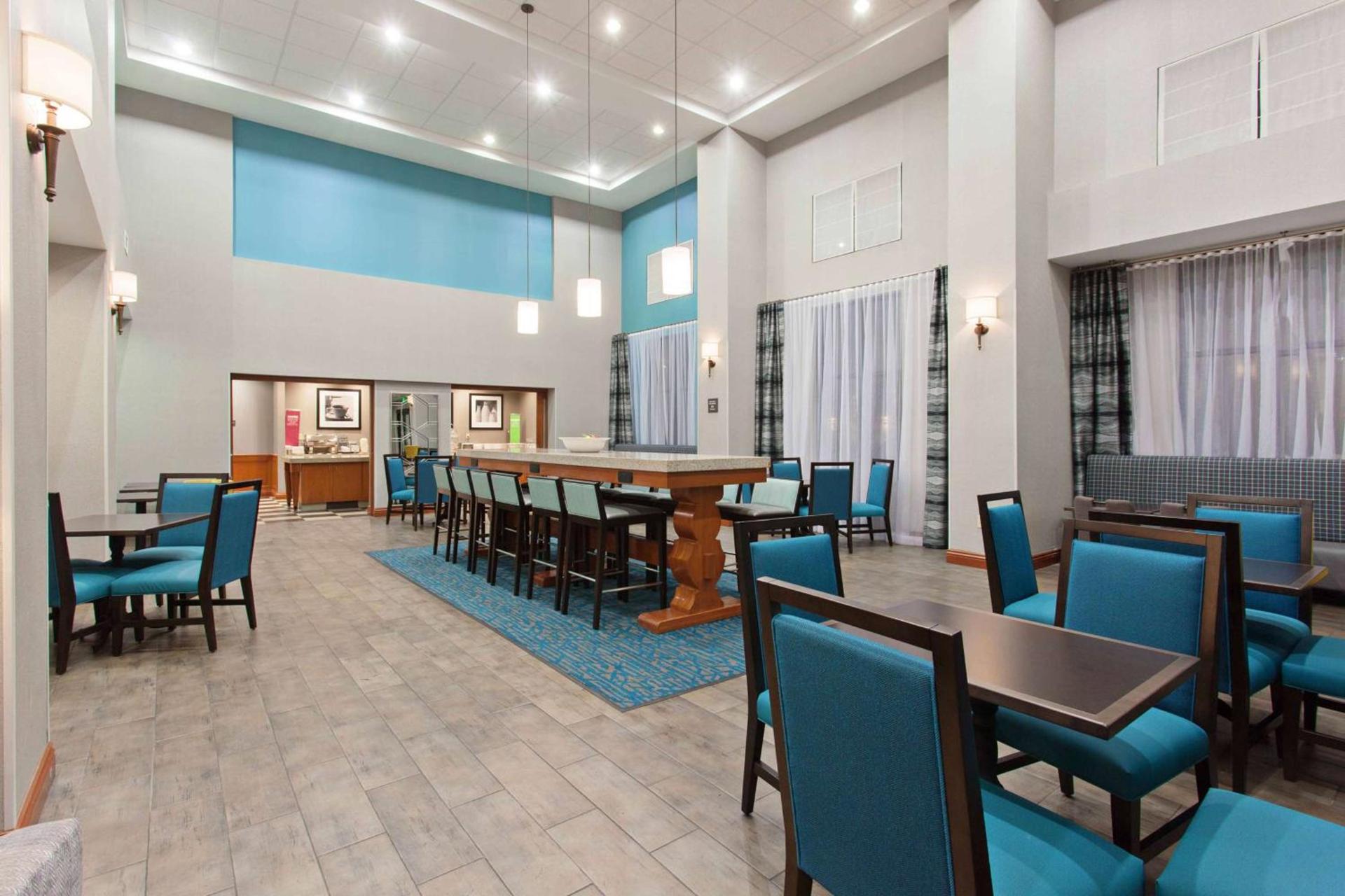 Hampton Inn & Suites Clovis Airport North photo 11