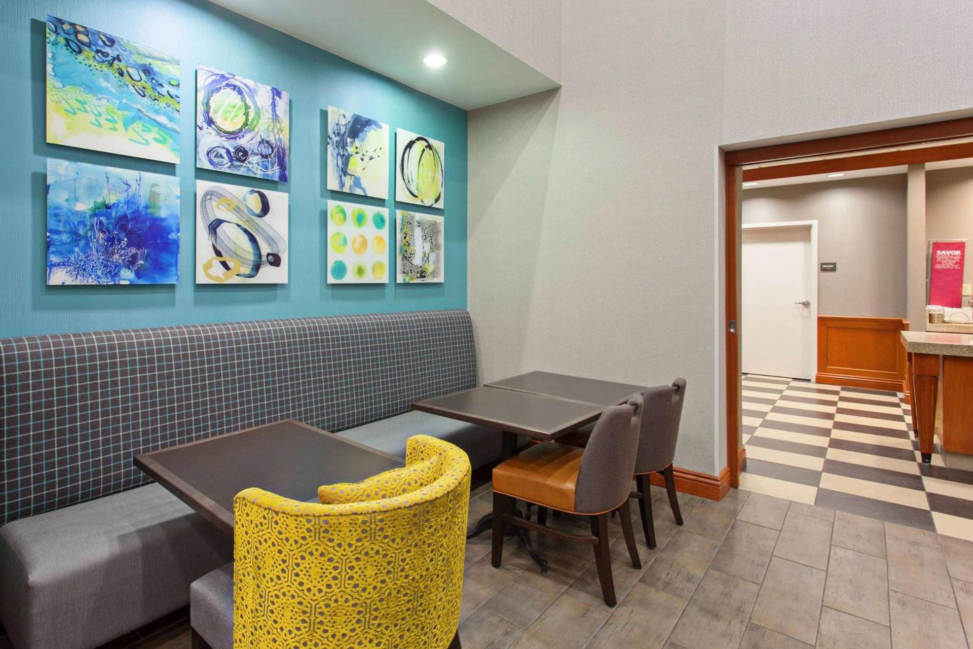 Hampton Inn & Suites Clovis Airport North photo 12