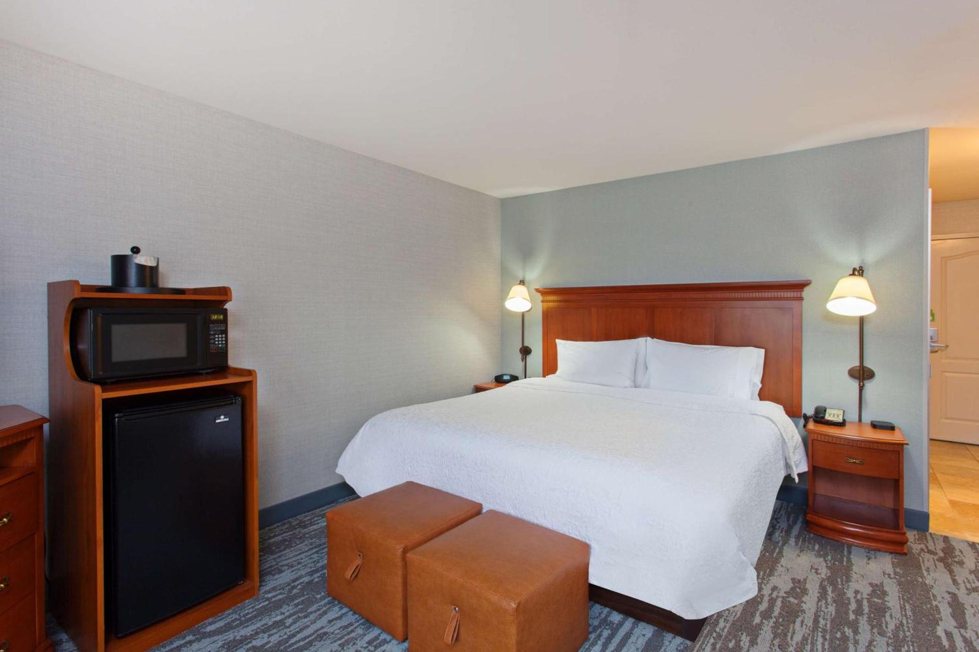 Hampton Inn & Suites Clovis Airport North photo 23
