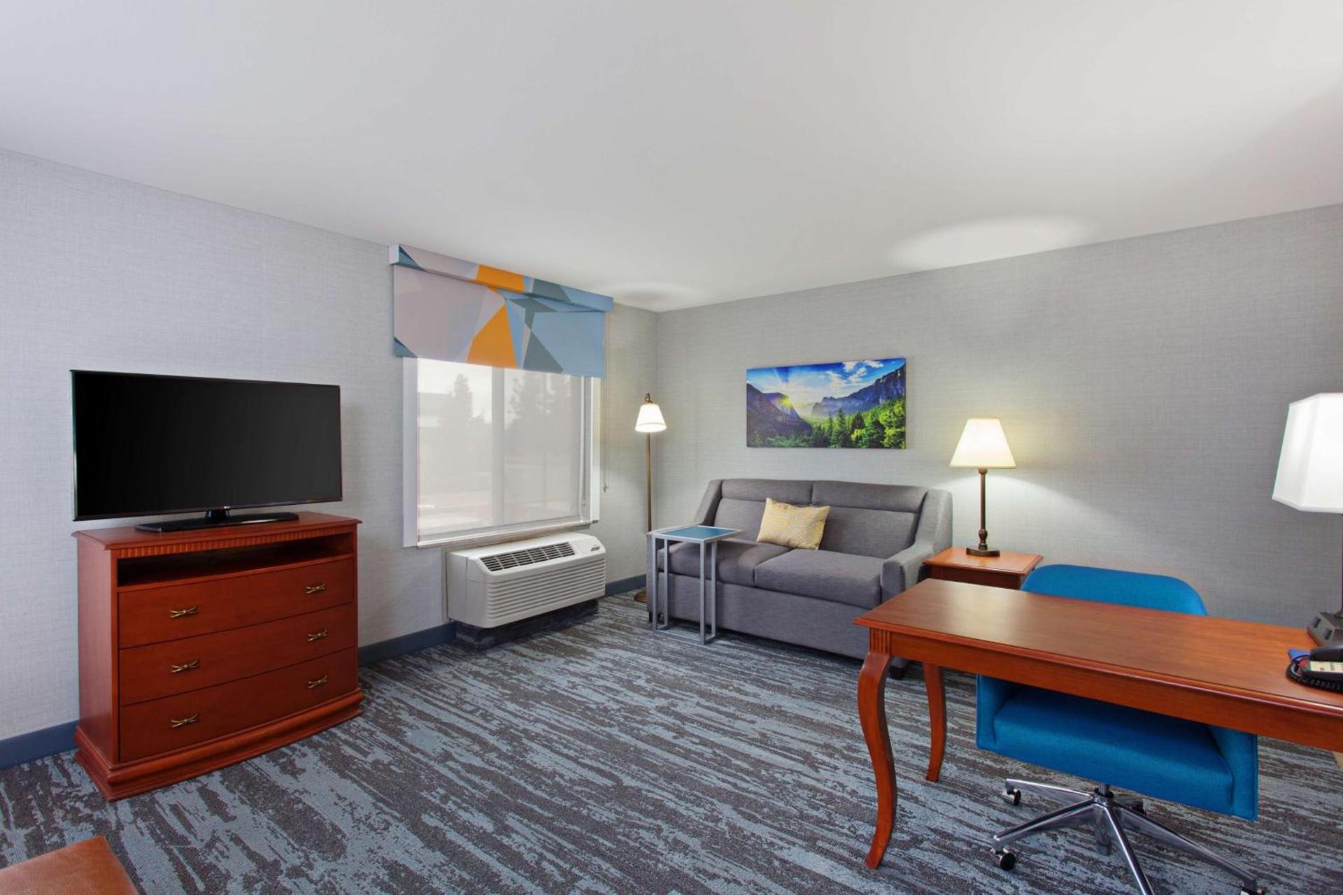 Hampton Inn & Suites Clovis Airport North photo 26