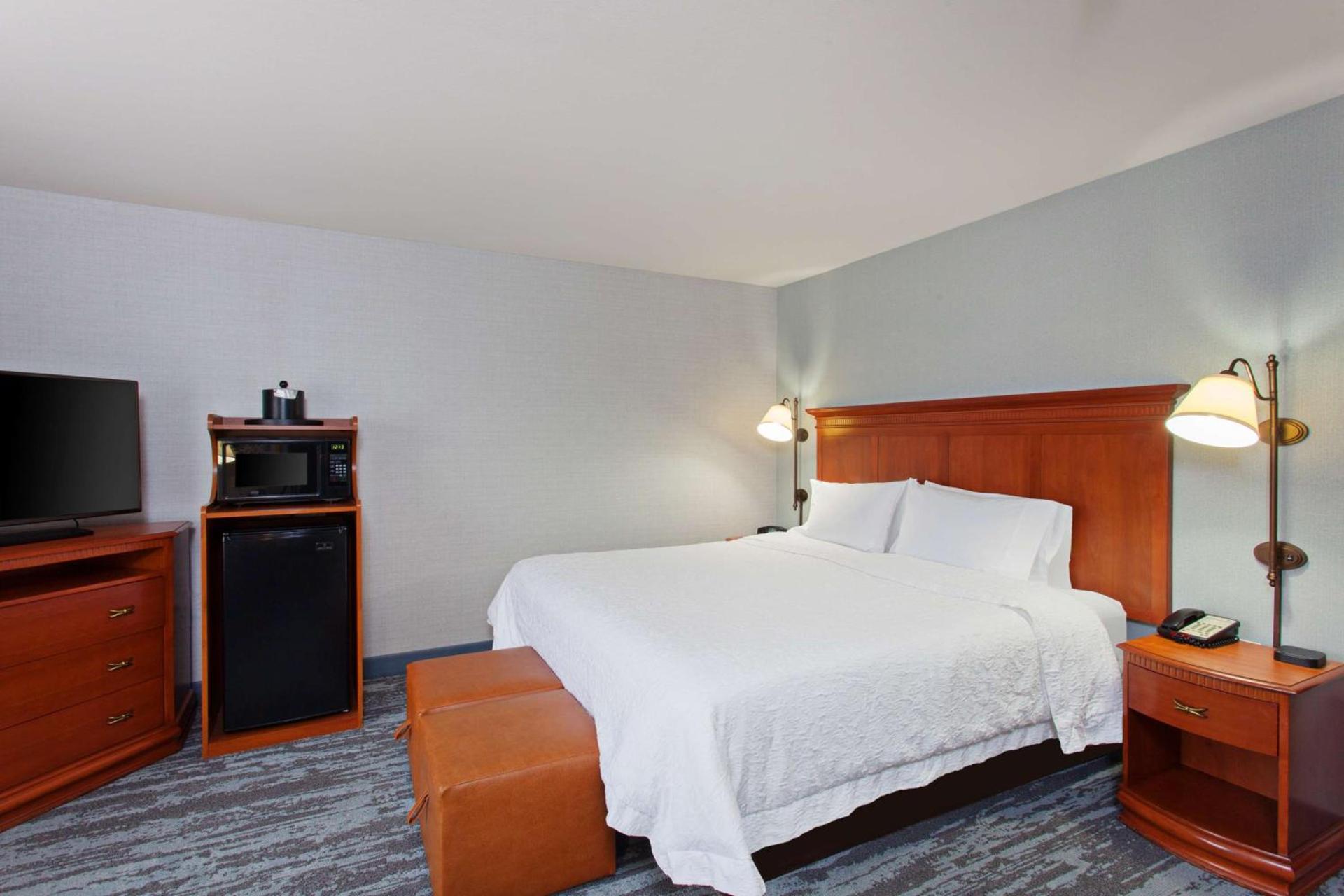 Hampton Inn & Suites Clovis Airport North photo 33