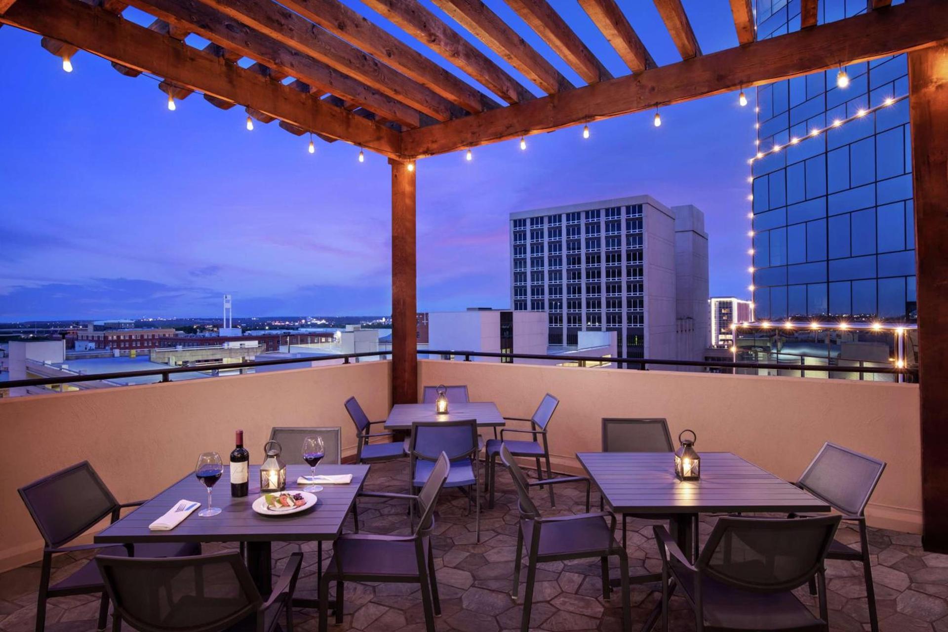 Embassy Suites by Hilton Fort Worth Downtown photo 3