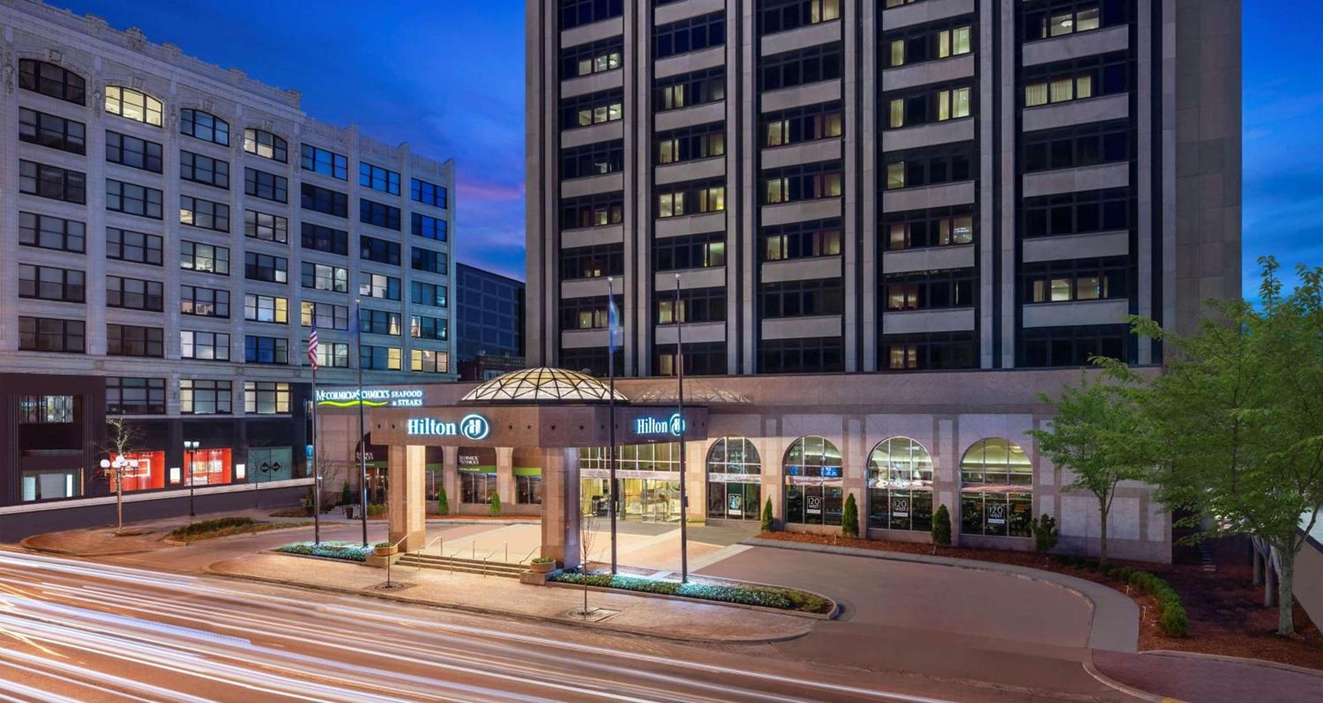 Hilton Indianapolis Hotel & Suites photo 1