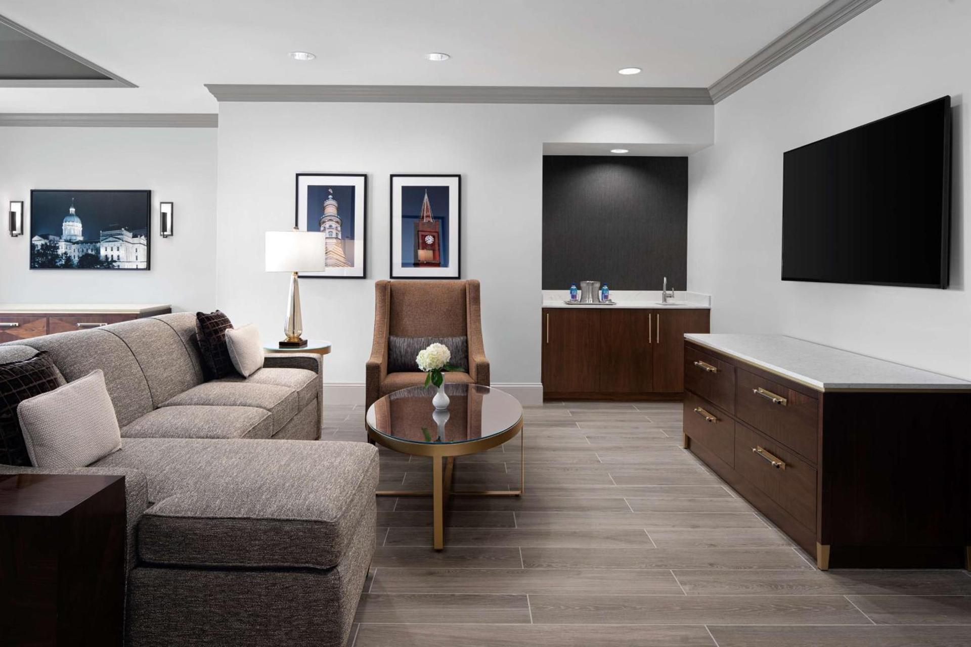 Hilton Indianapolis Hotel & Suites photo 15
