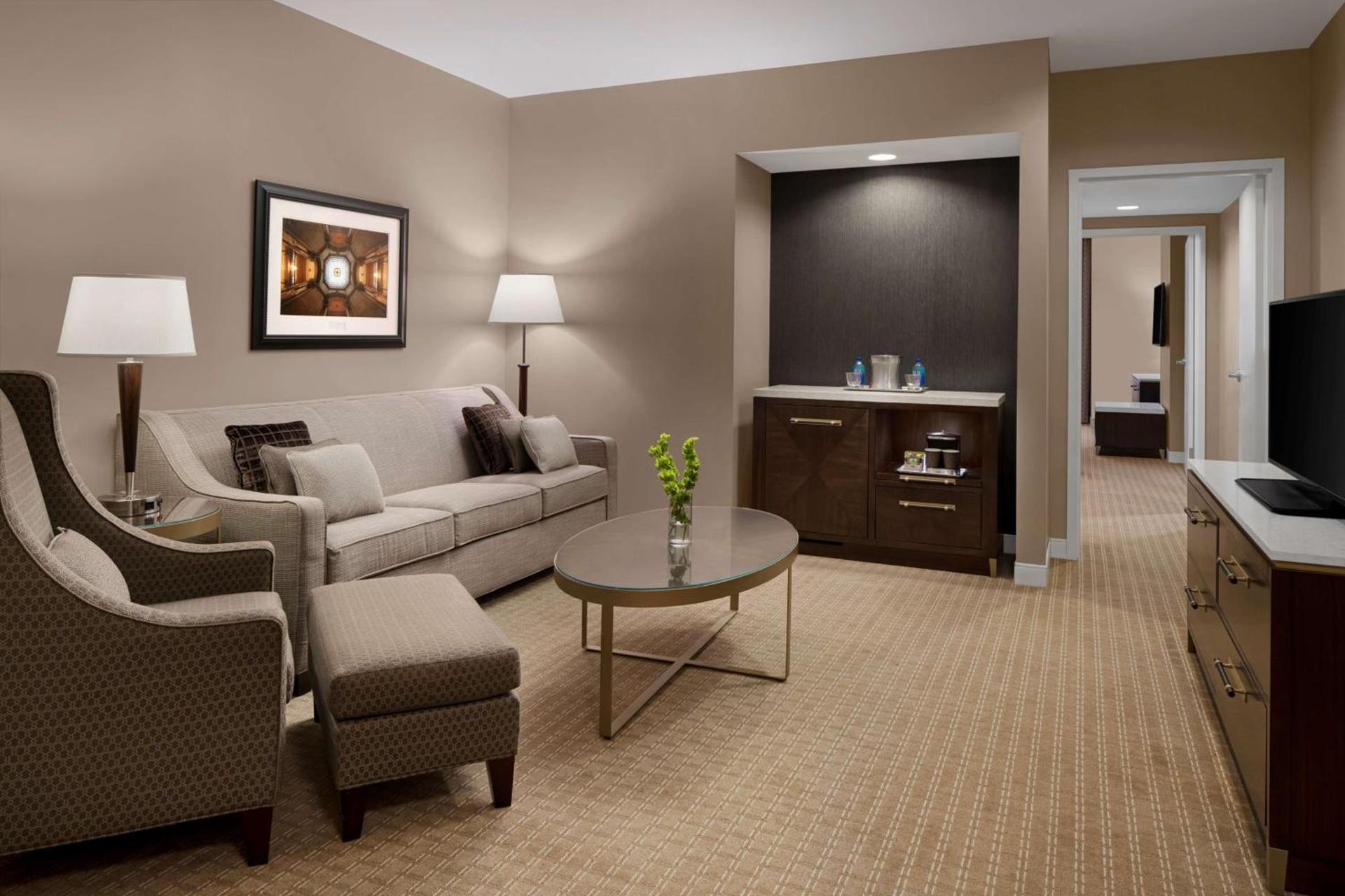 Hilton Indianapolis Hotel & Suites photo 18