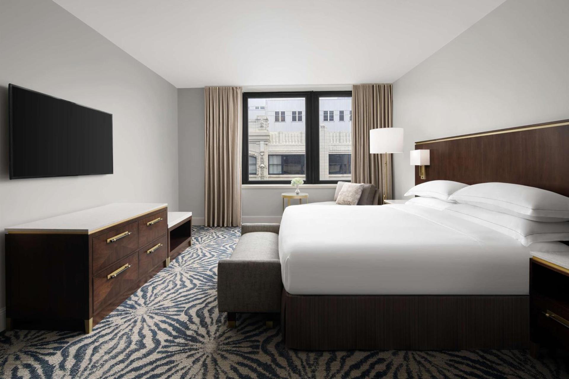 Hilton Indianapolis Hotel & Suites photo 25