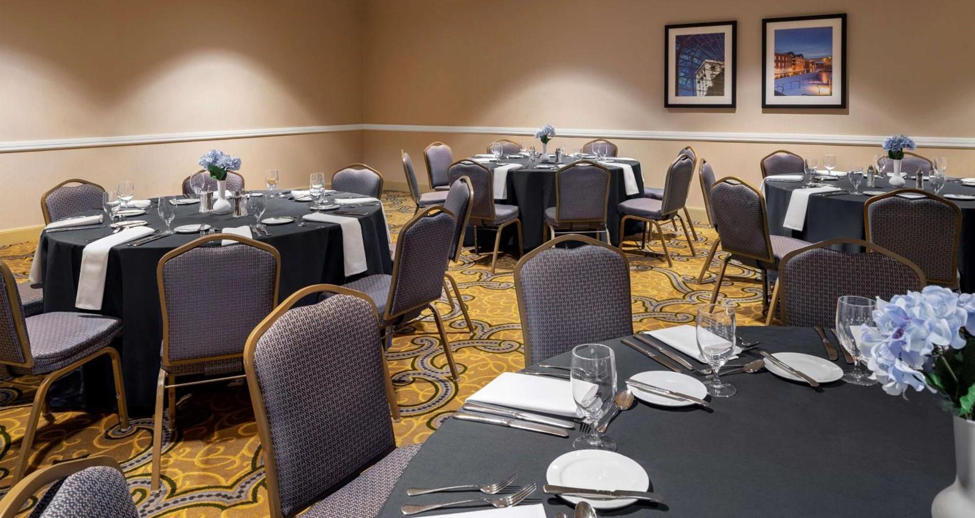 Hilton Indianapolis Hotel & Suites photo 46
