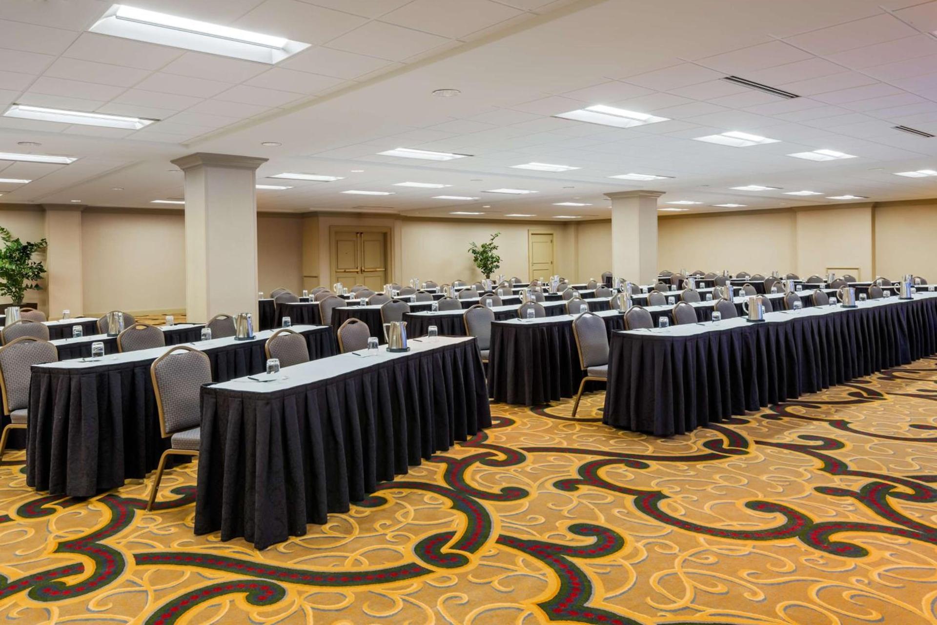 Hilton Indianapolis Hotel & Suites photo 52