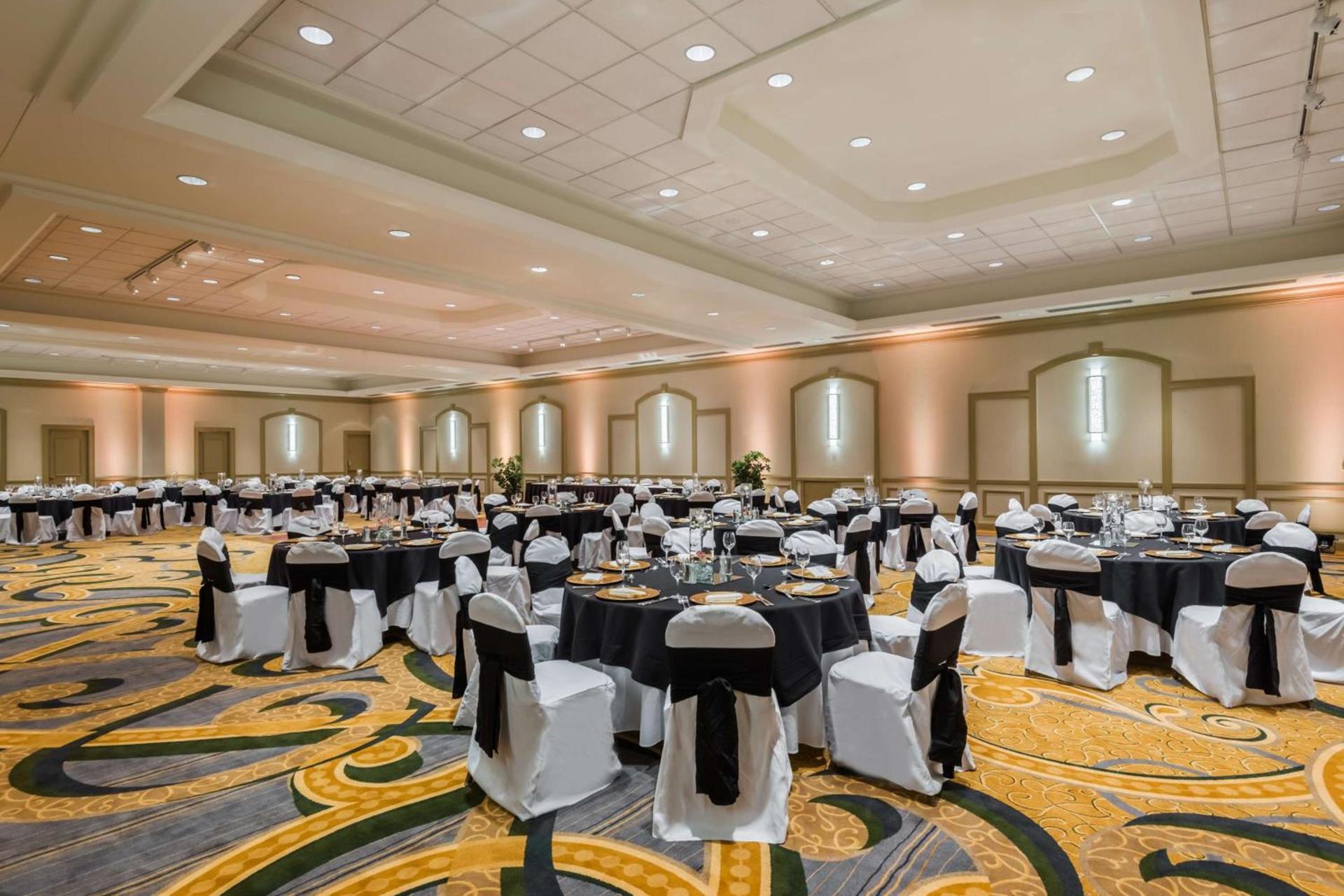 Hilton Indianapolis Hotel & Suites photo 54