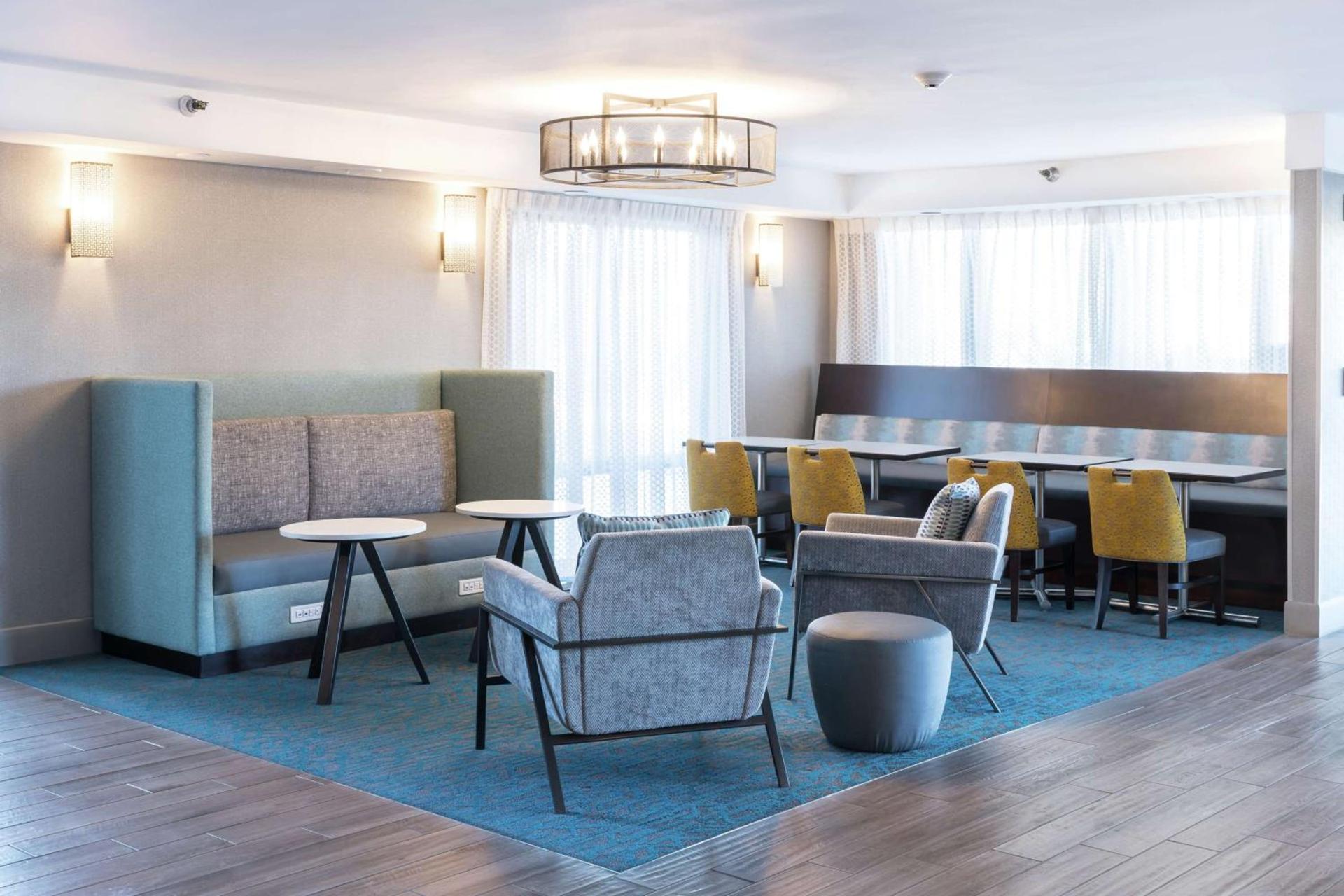 Hampton Inn Los Angeles Santa Clarita photo 4