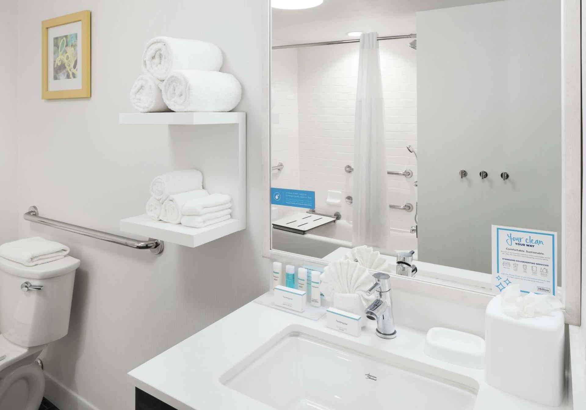 Hampton Inn Los Angeles Santa Clarita photo 16