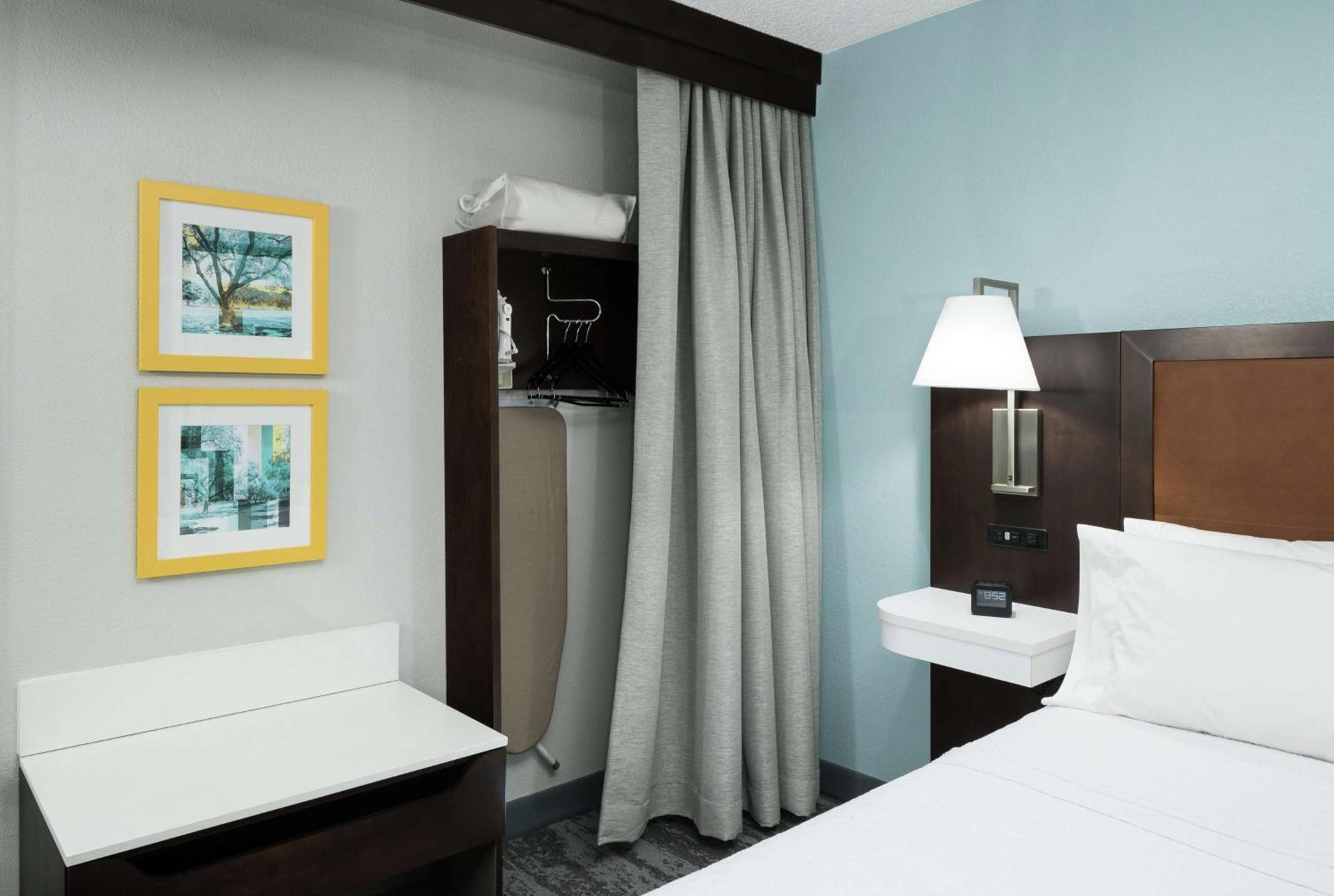 Hampton Inn Los Angeles Santa Clarita photo 20
