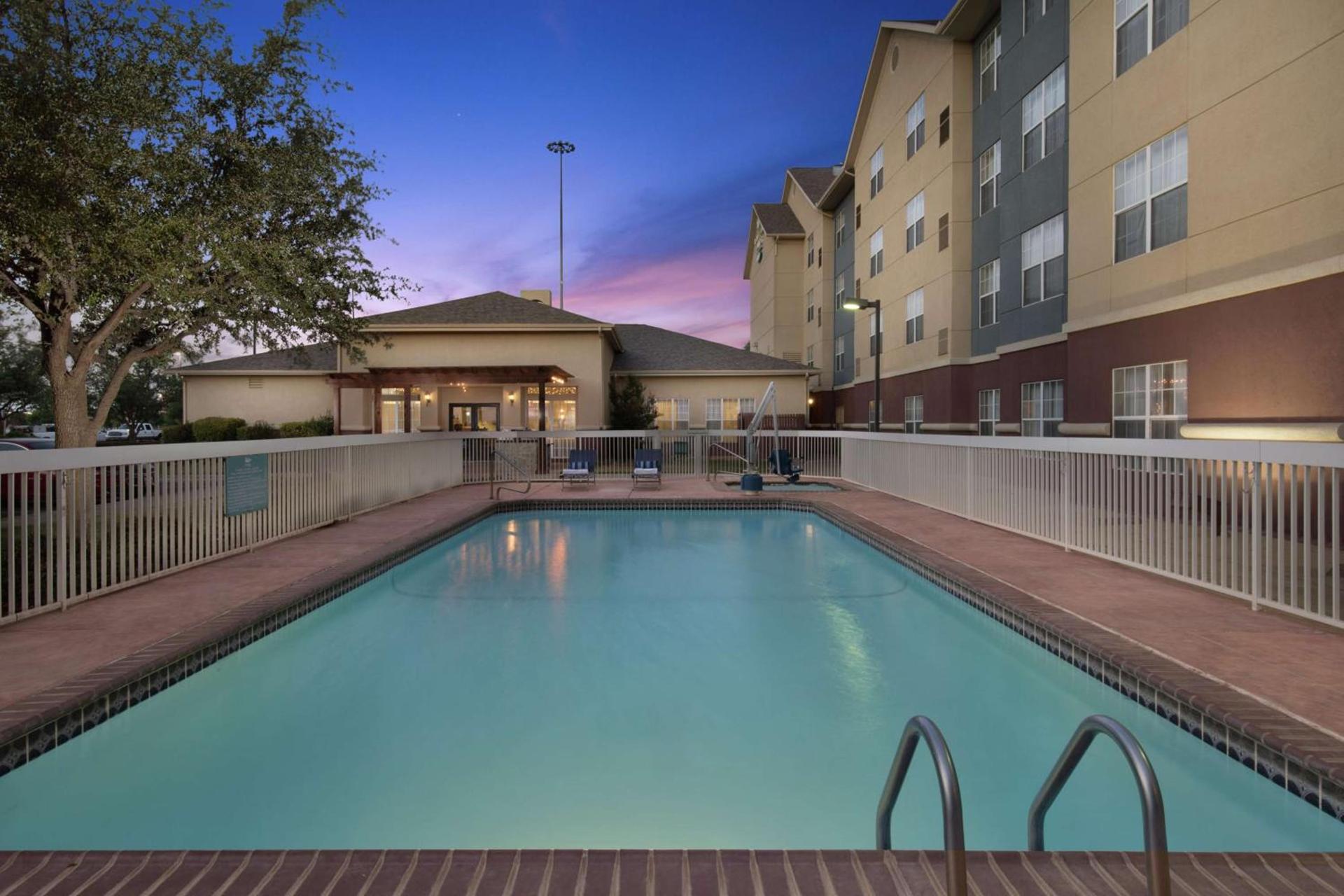 Homewood Suites by Hilton Lubbock photo 2