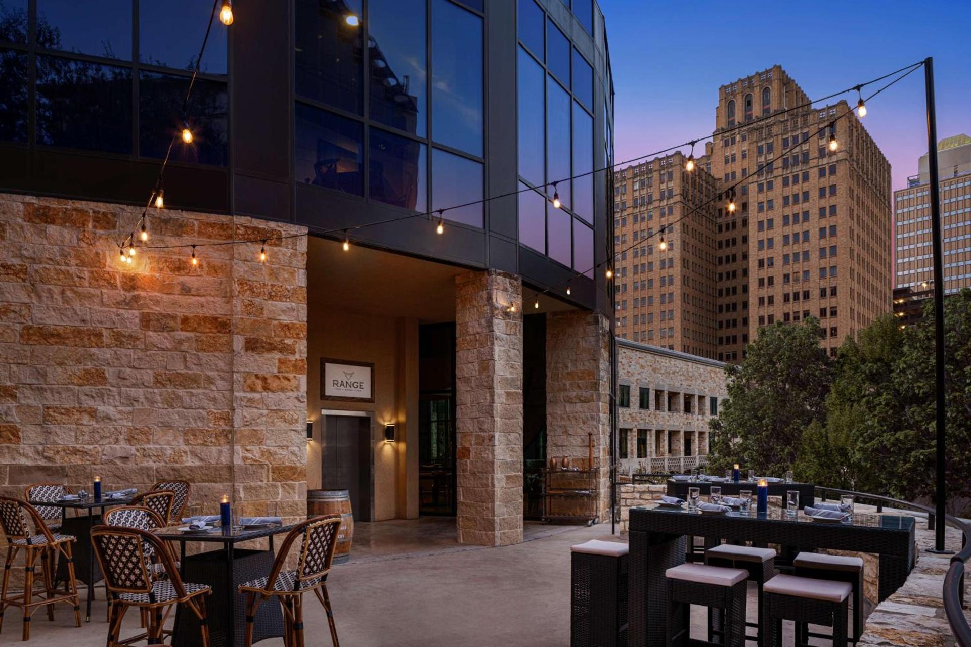 Embassy Suites San Antonio Riverwalk-Downtown photo 12