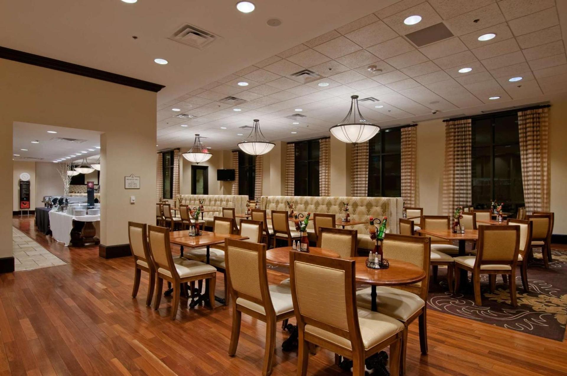 Embassy Suites San Antonio Riverwalk-Downtown photo 18