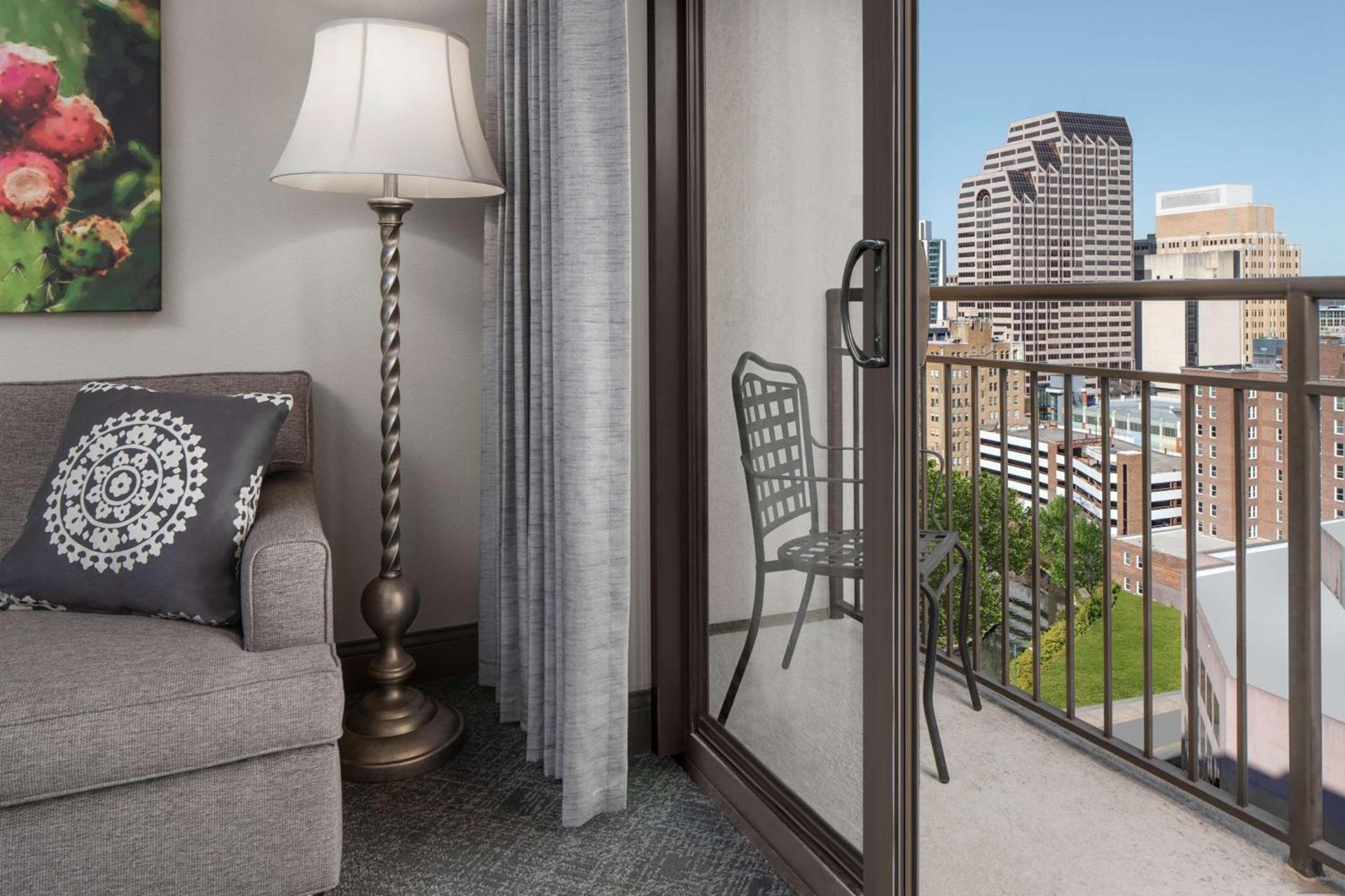 Embassy Suites San Antonio Riverwalk-Downtown photo 26