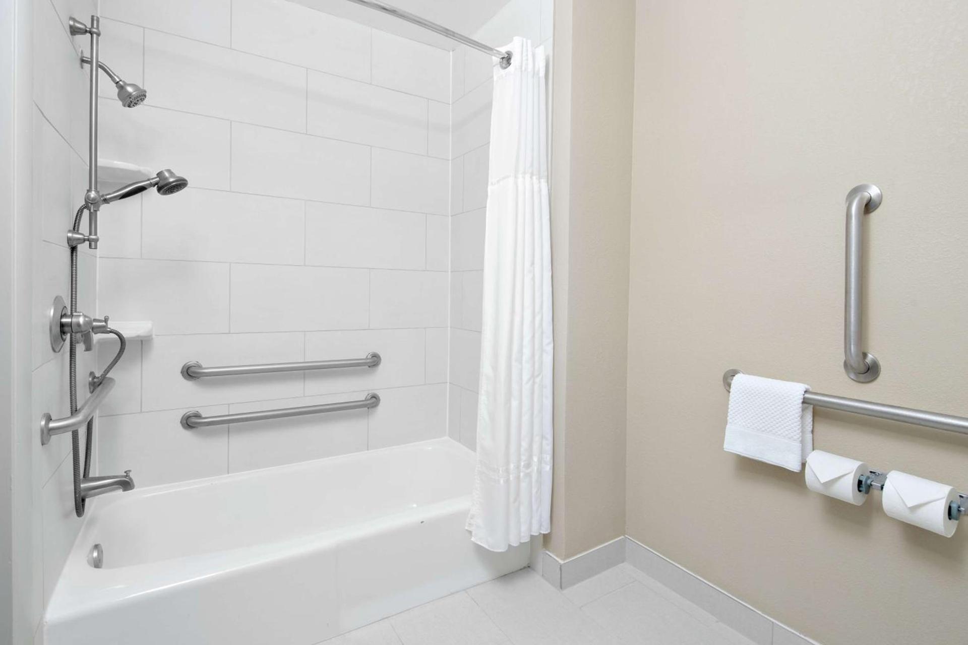 DoubleTree Suites by Hilton Charlotte/SouthPark photo 25
