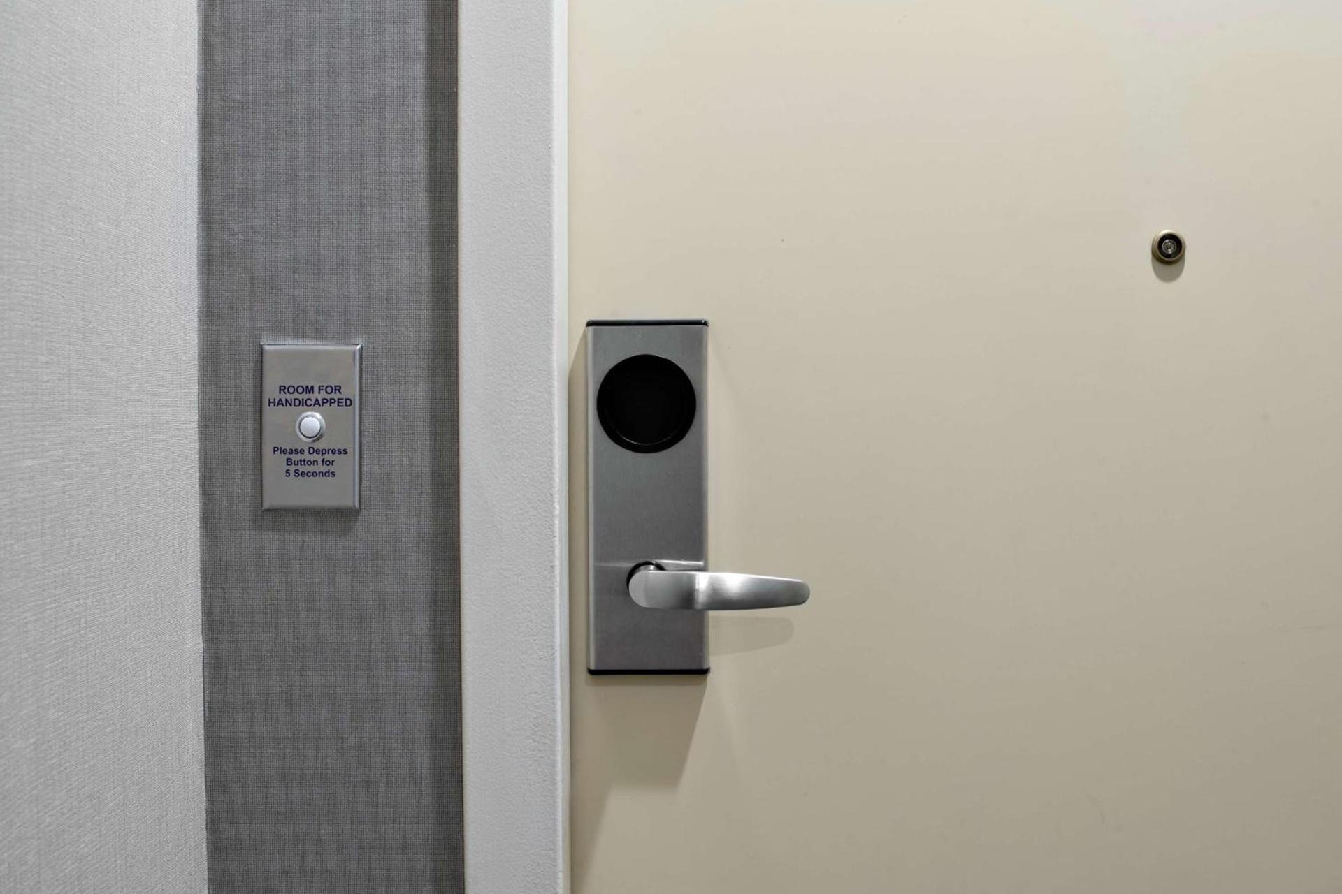 DoubleTree Suites by Hilton Charlotte/SouthPark photo 23