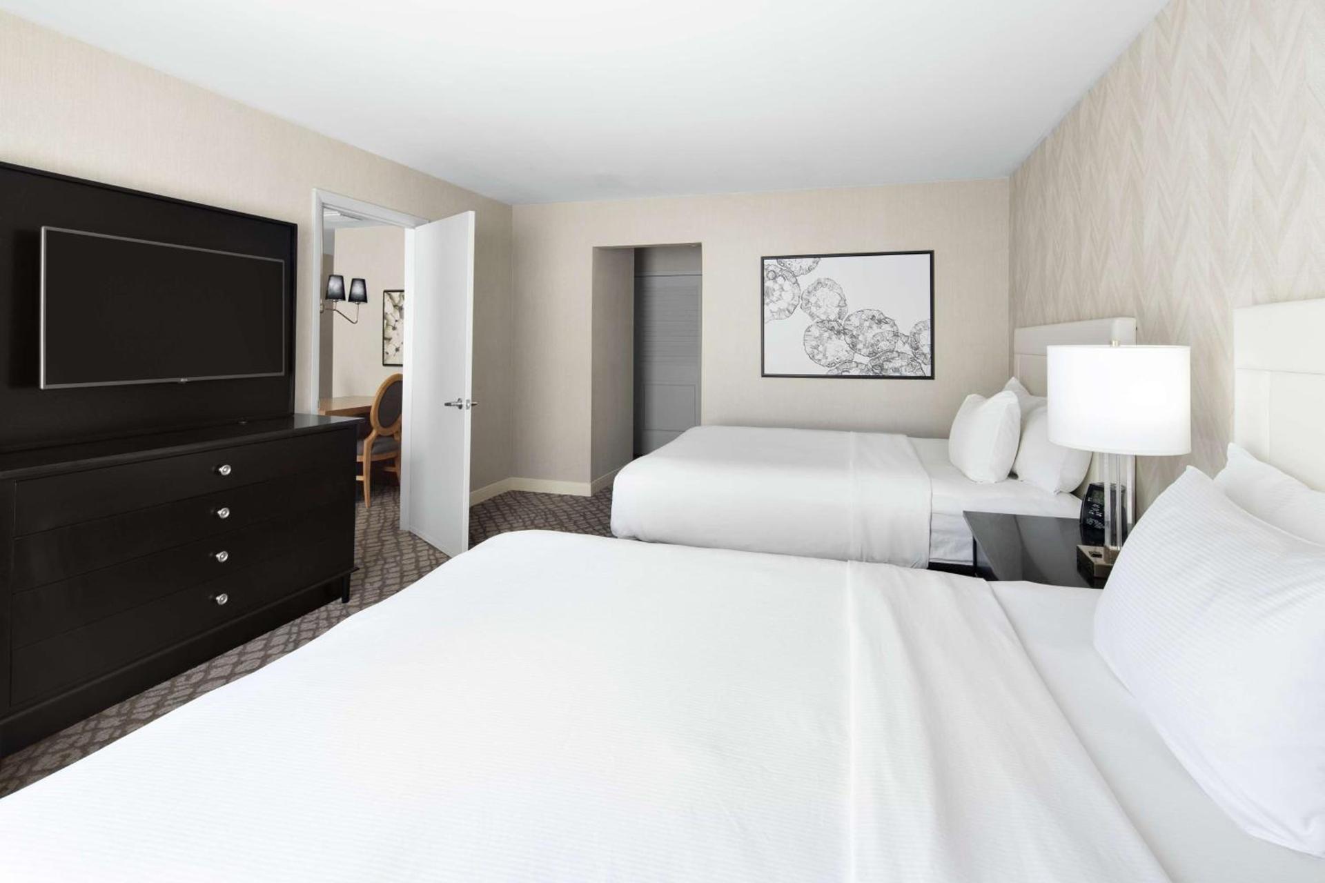 DoubleTree Suites by Hilton Charlotte/SouthPark photo 14