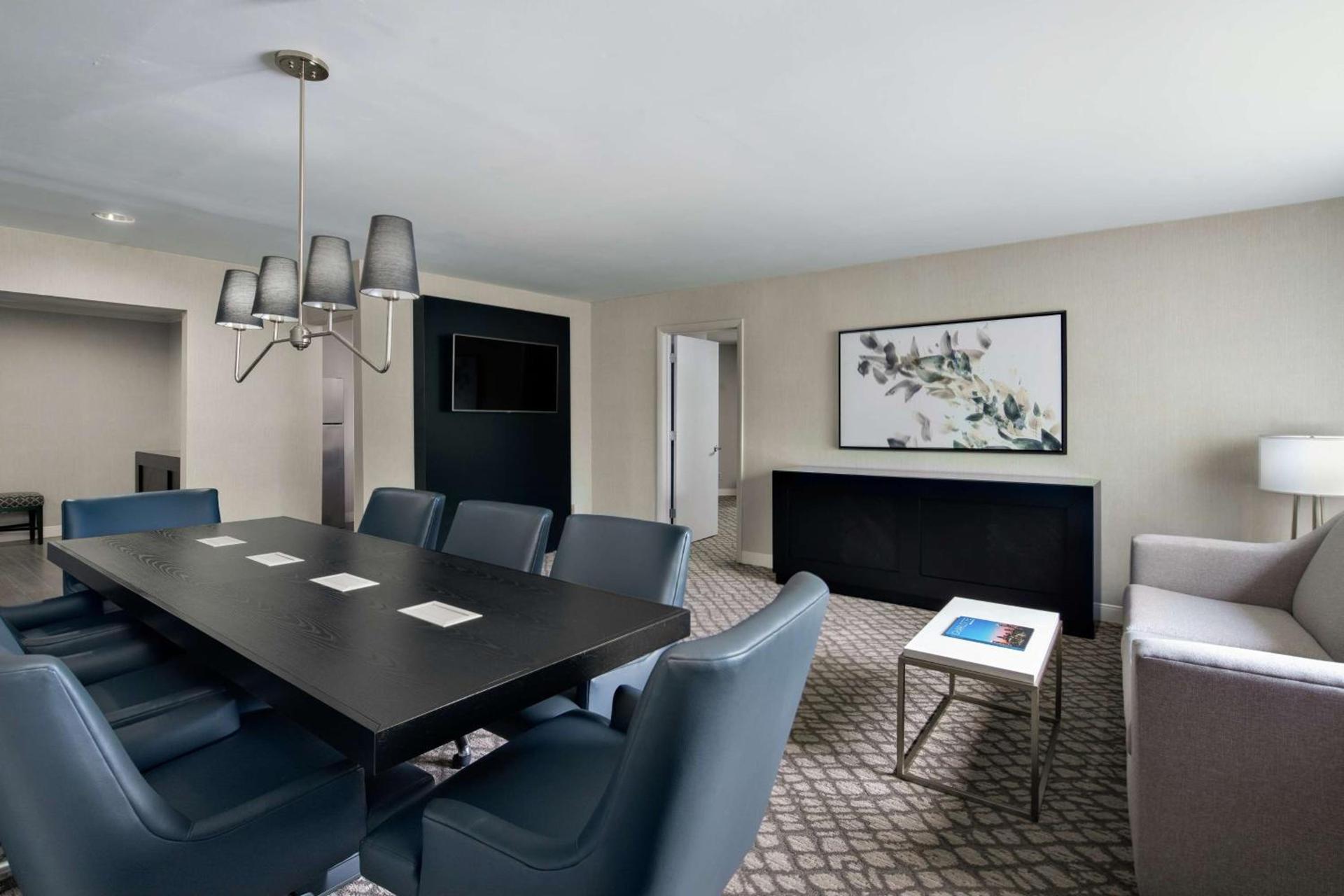 DoubleTree Suites by Hilton Charlotte/SouthPark photo 17