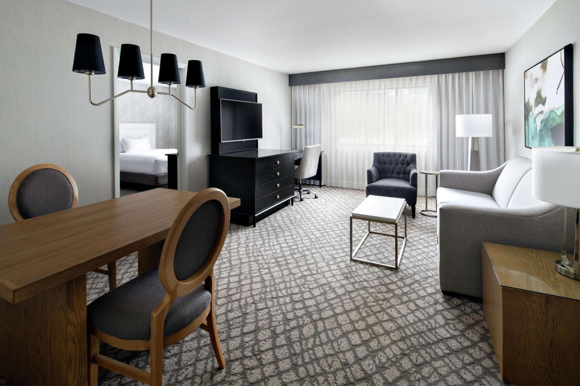DoubleTree Suites by Hilton Charlotte/SouthPark photo 8
