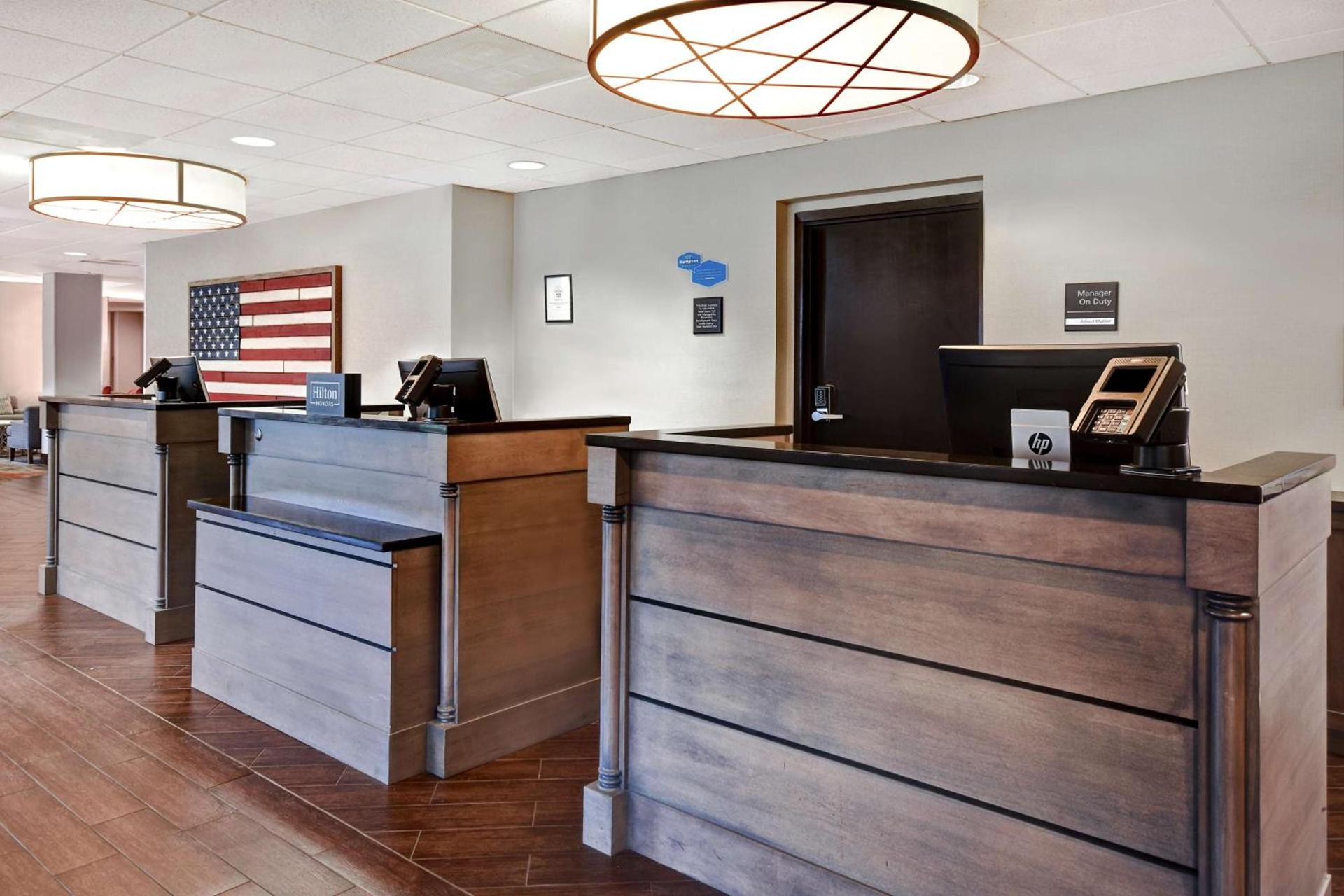 Hampton Inn & Suites Alexandria Old Town Area South photo 4