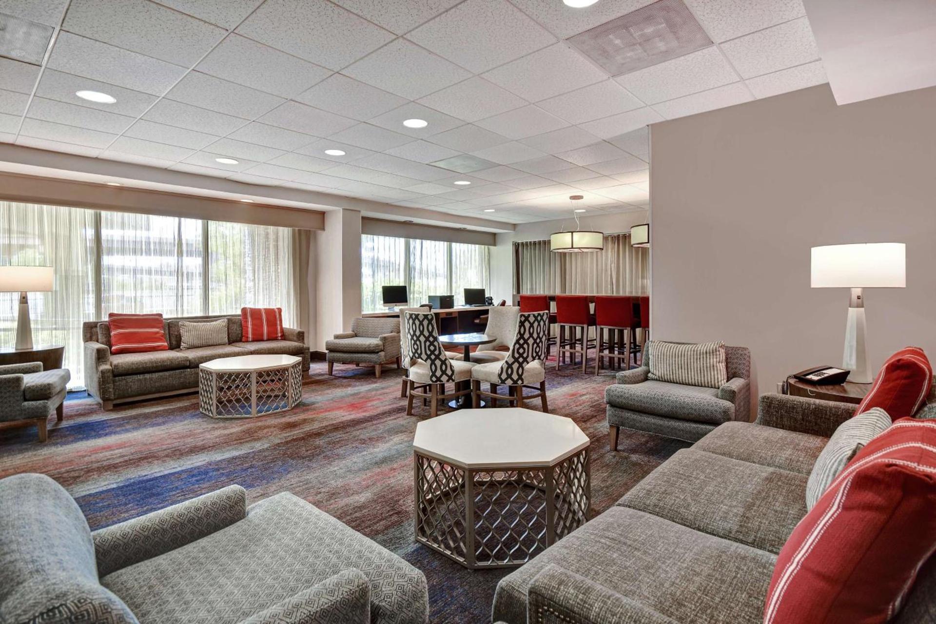 Hampton Inn & Suites Alexandria Old Town Area South photo 41