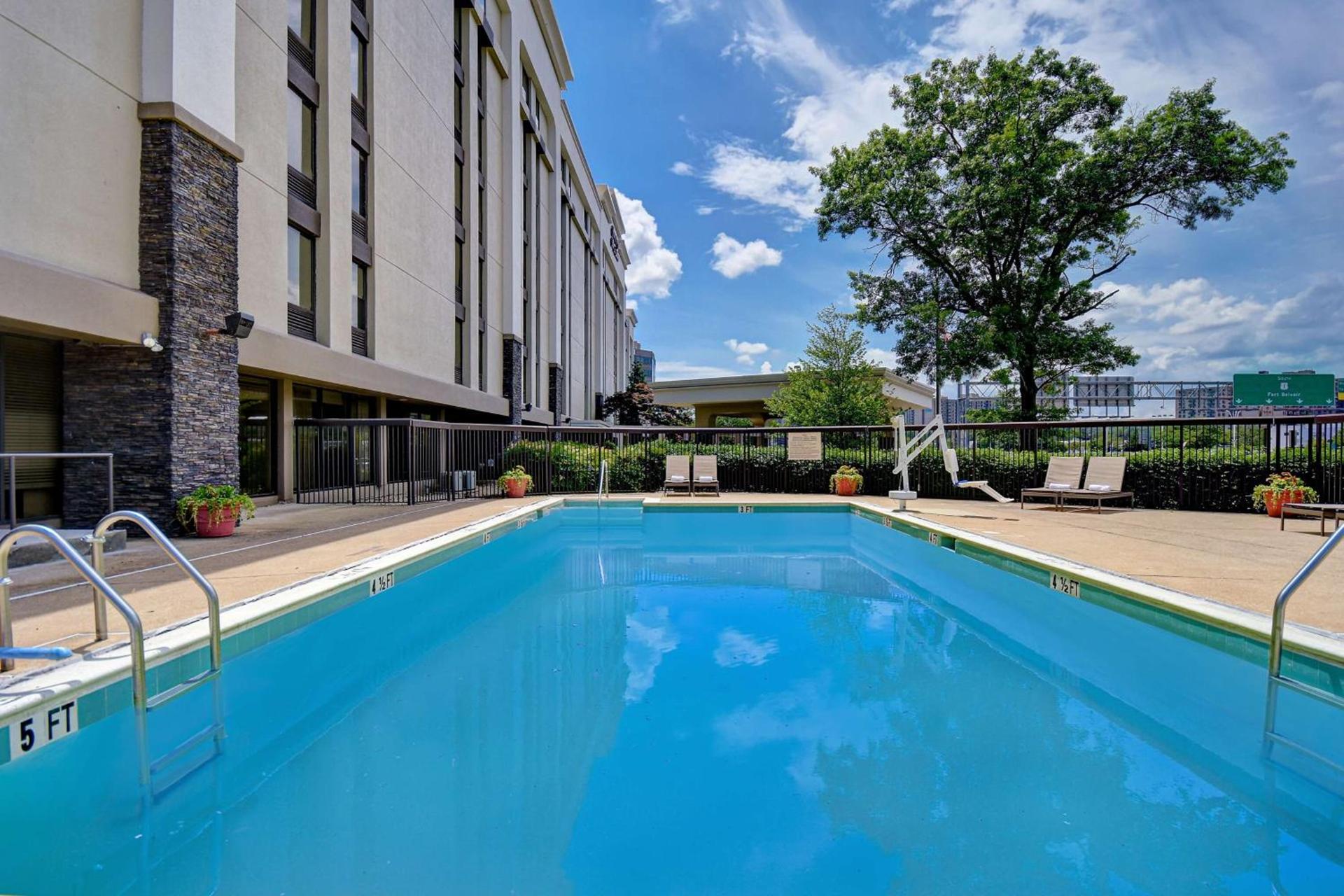 Hampton Inn & Suites Alexandria Old Town Area South photo 12
