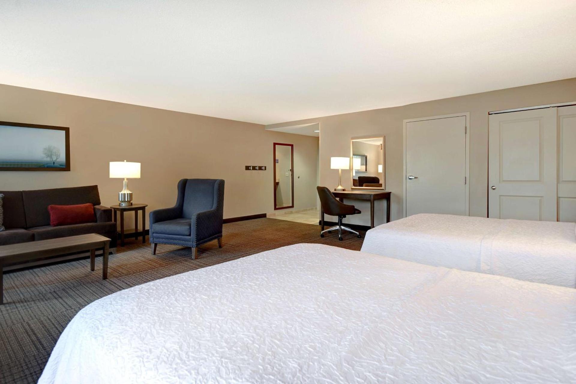 Hampton Inn & Suites Alexandria Old Town Area South photo 42