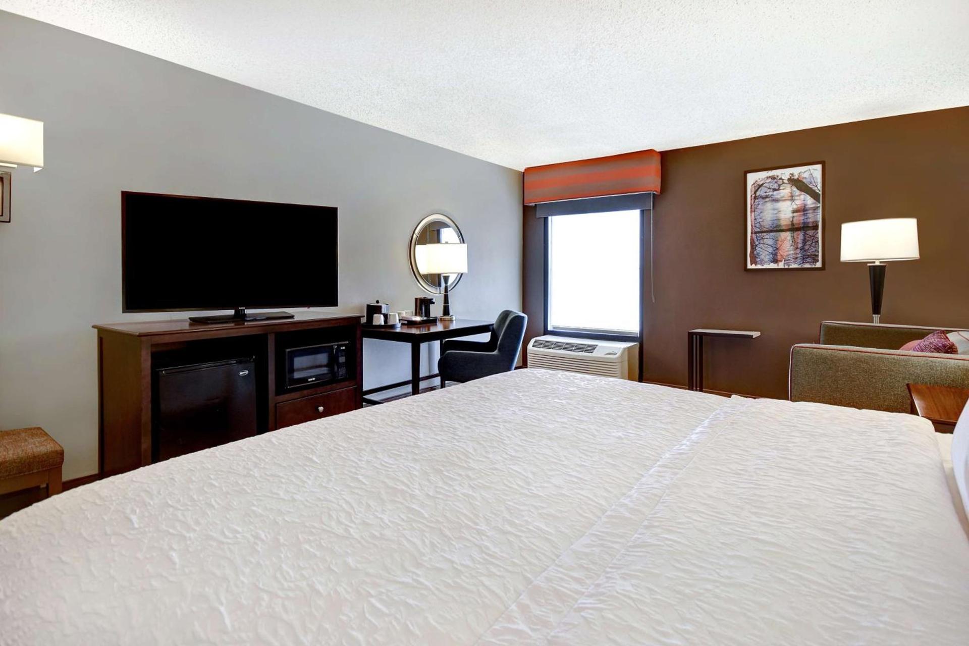 Hampton Inn & Suites Alexandria Old Town Area South photo 32