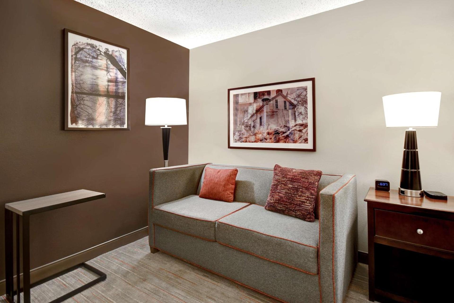 Hampton Inn & Suites Alexandria Old Town Area South photo 39
