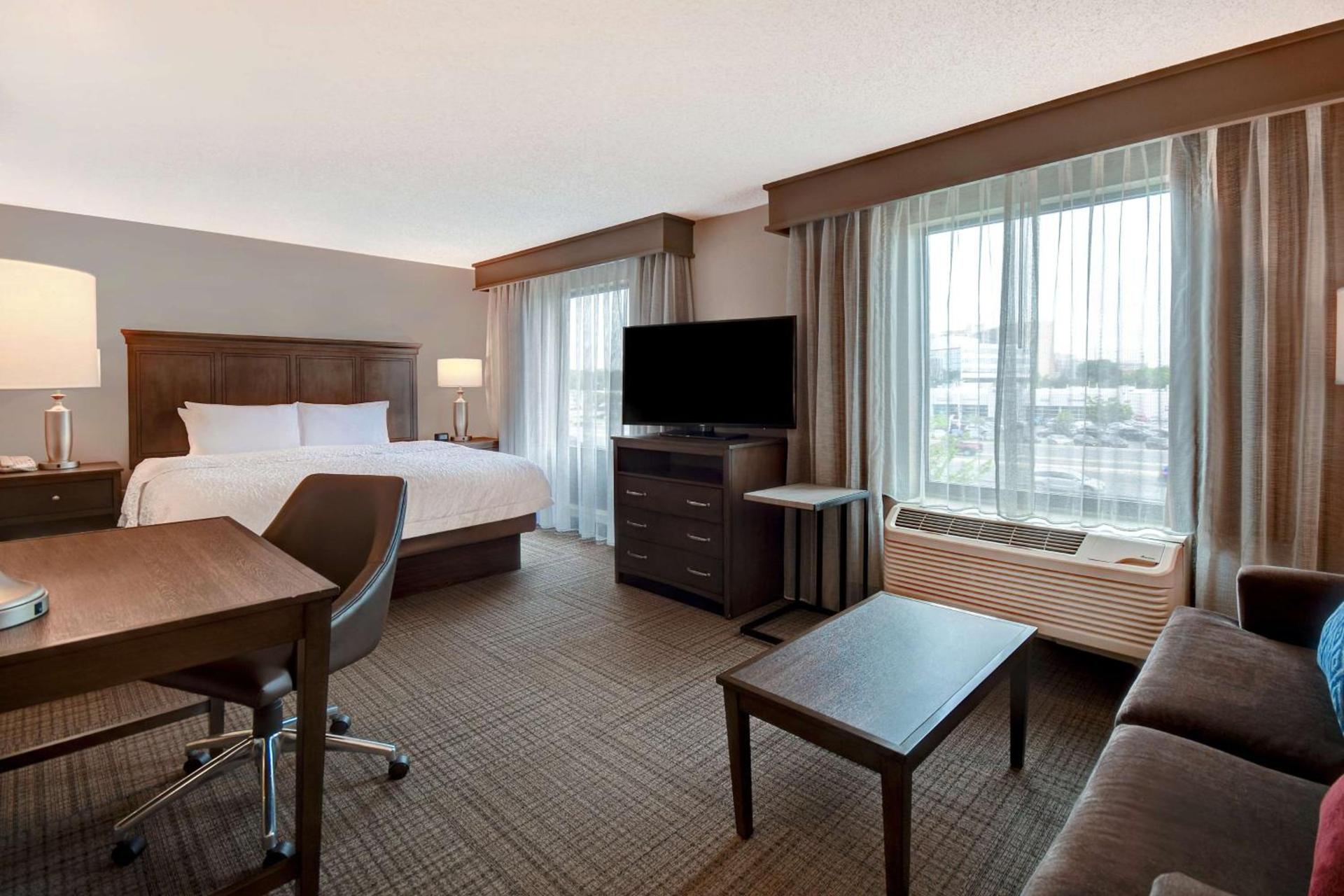 Hampton Inn & Suites Alexandria Old Town Area South photo 44