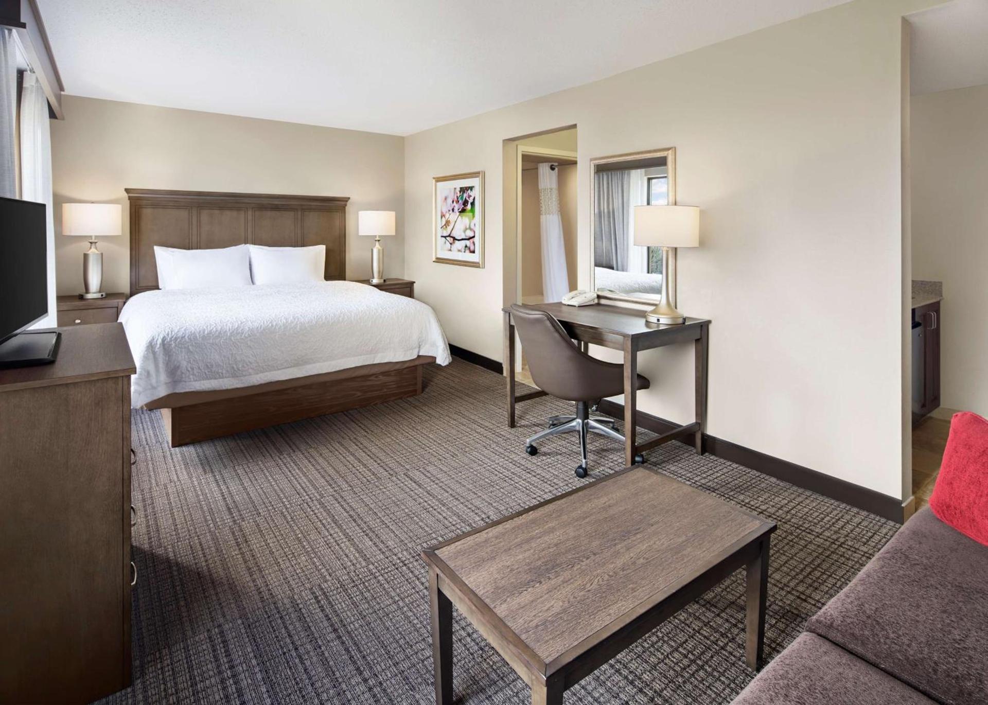 Hampton Inn & Suites Alexandria Old Town Area South photo 25