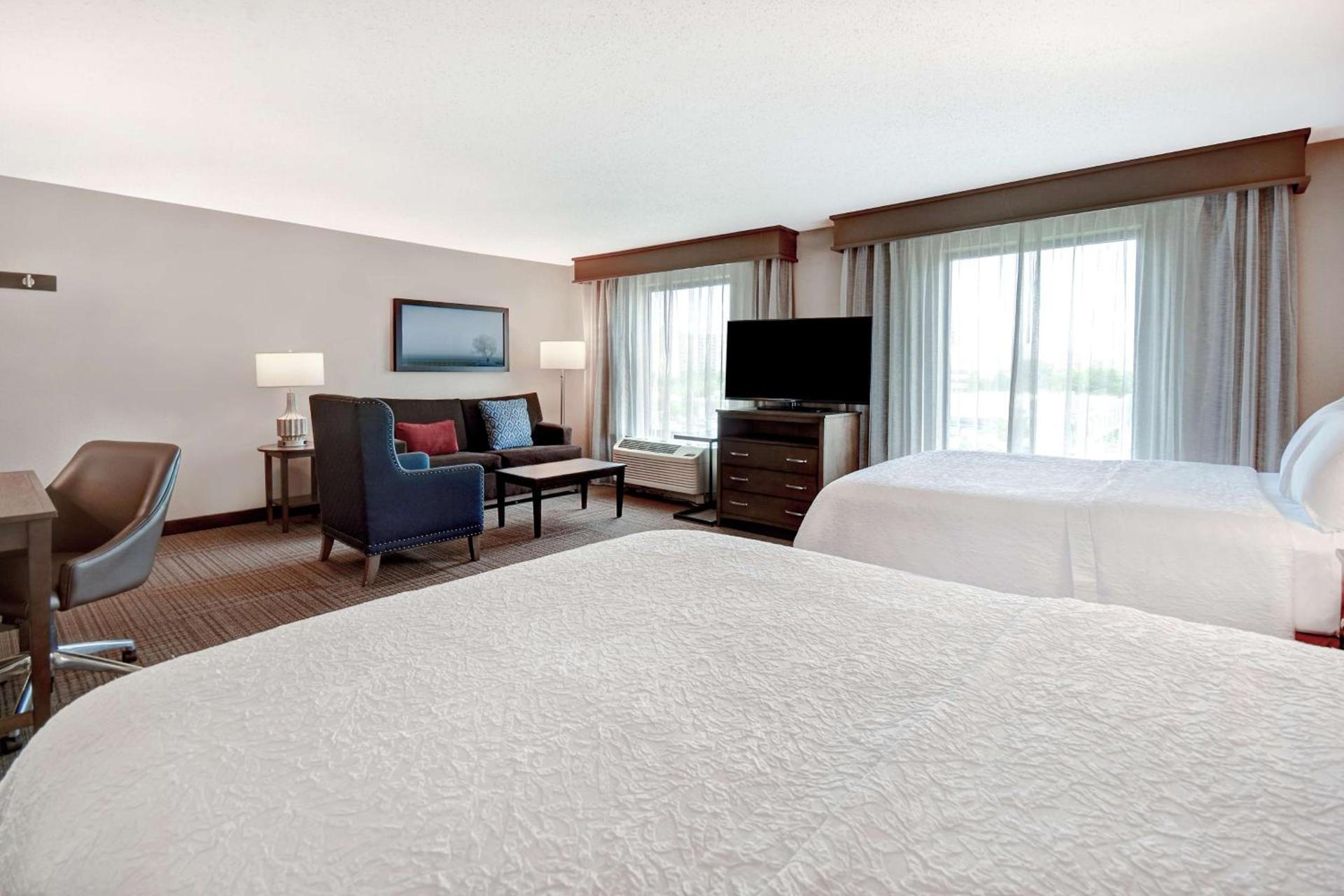 Hampton Inn & Suites Alexandria Old Town Area South photo 40