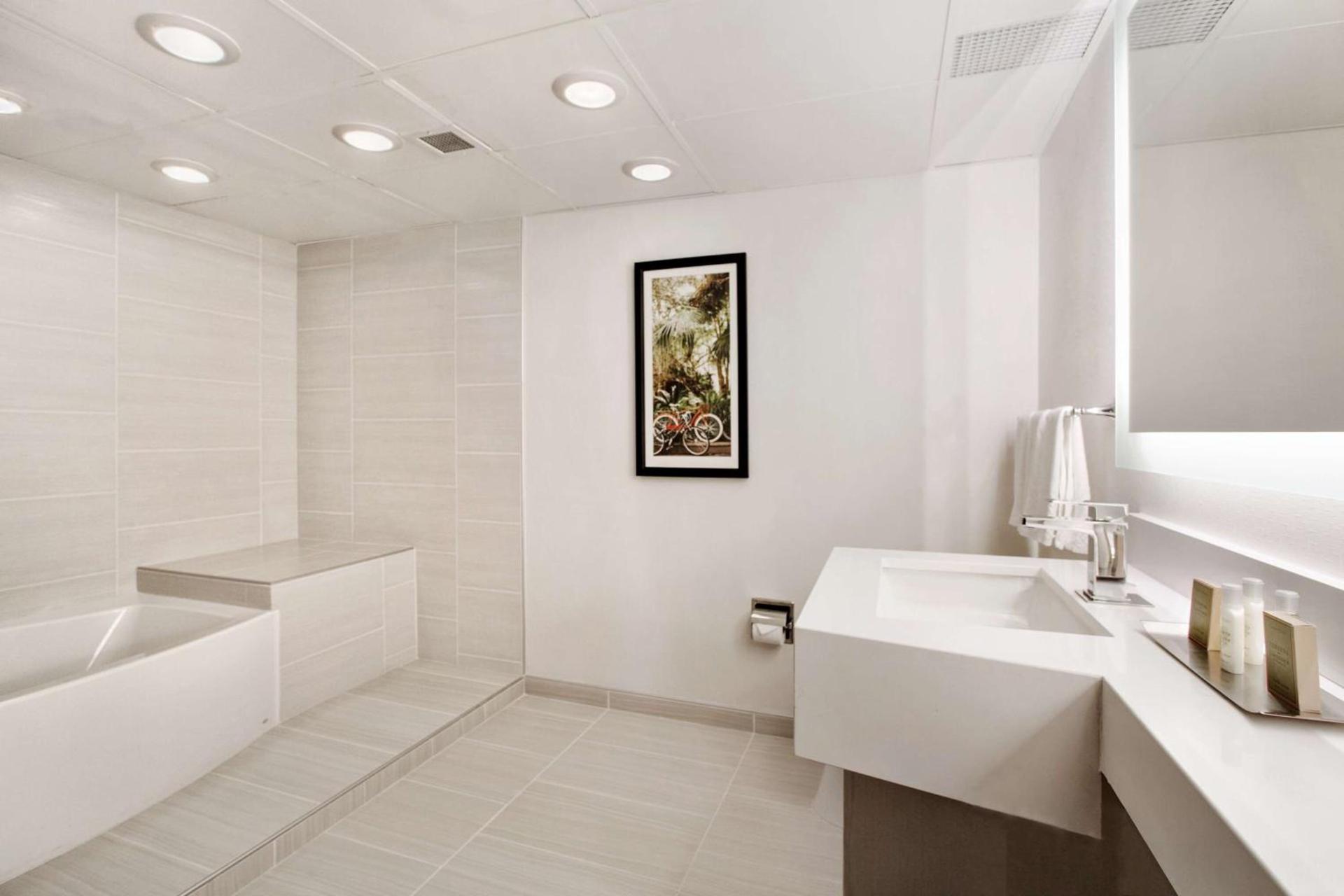 DoubleTree by Hilton New Orleans photo 26