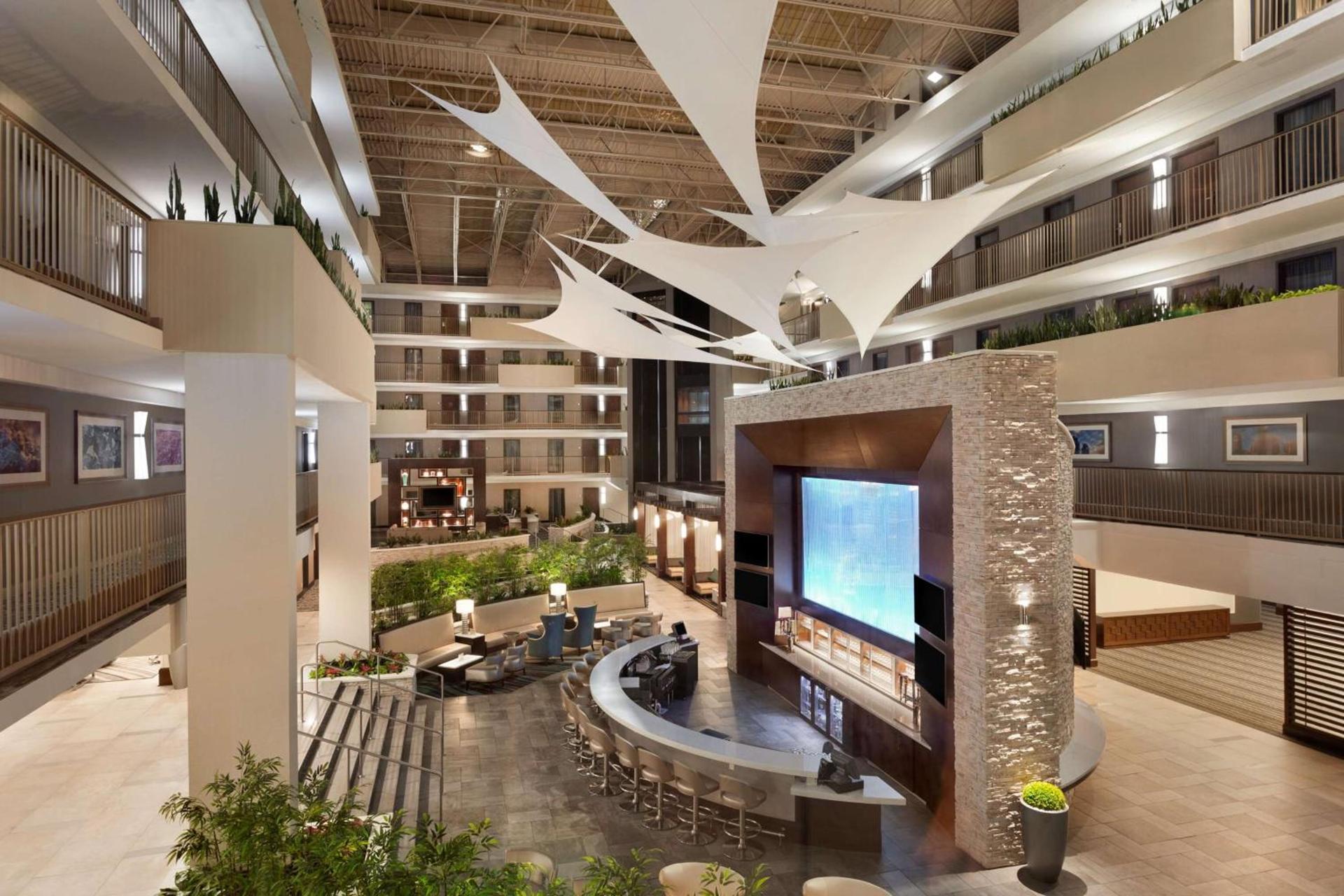 Embassy Suites by Hilton Atlanta Airport photo 2