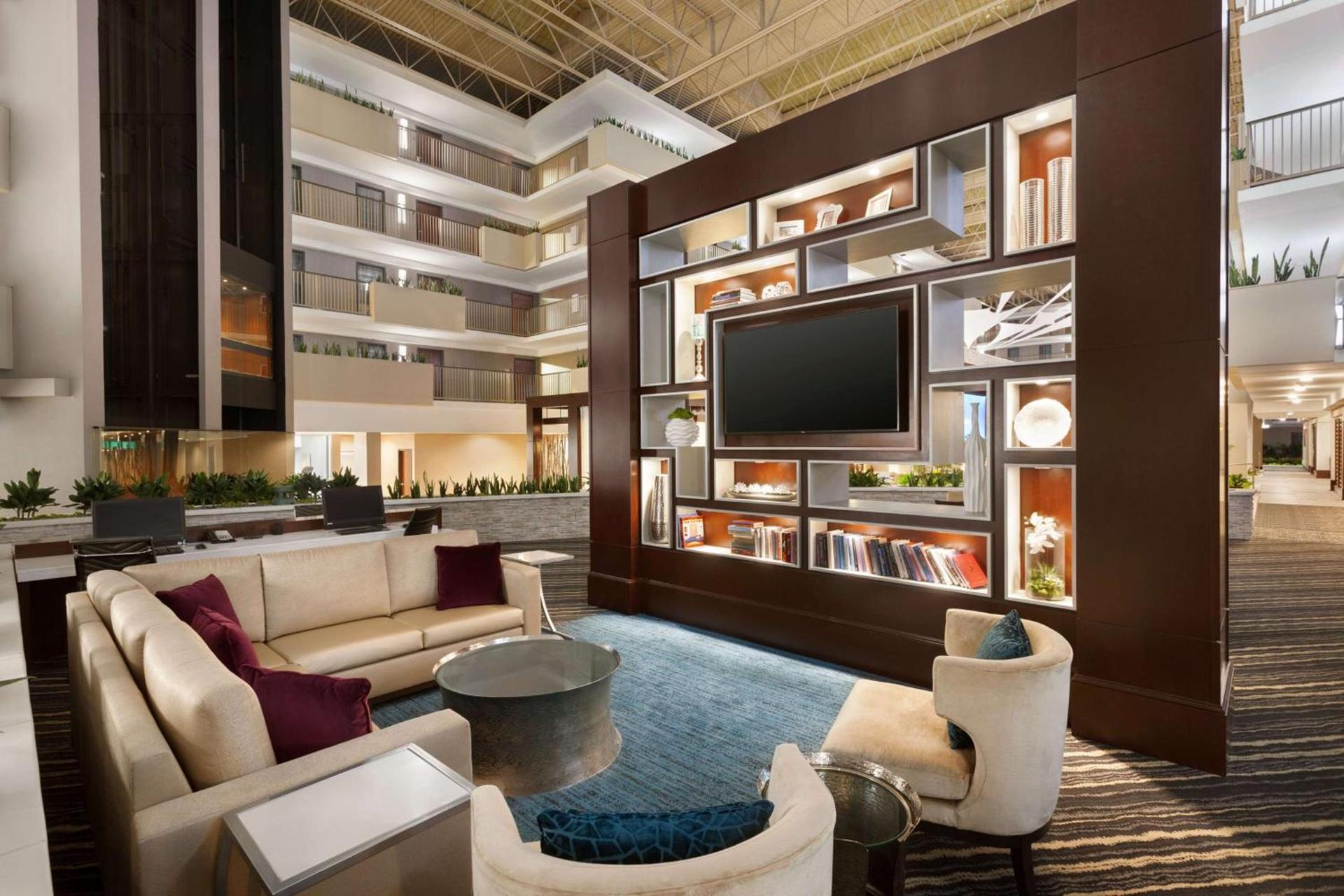 Embassy Suites by Hilton Atlanta Airport photo 4