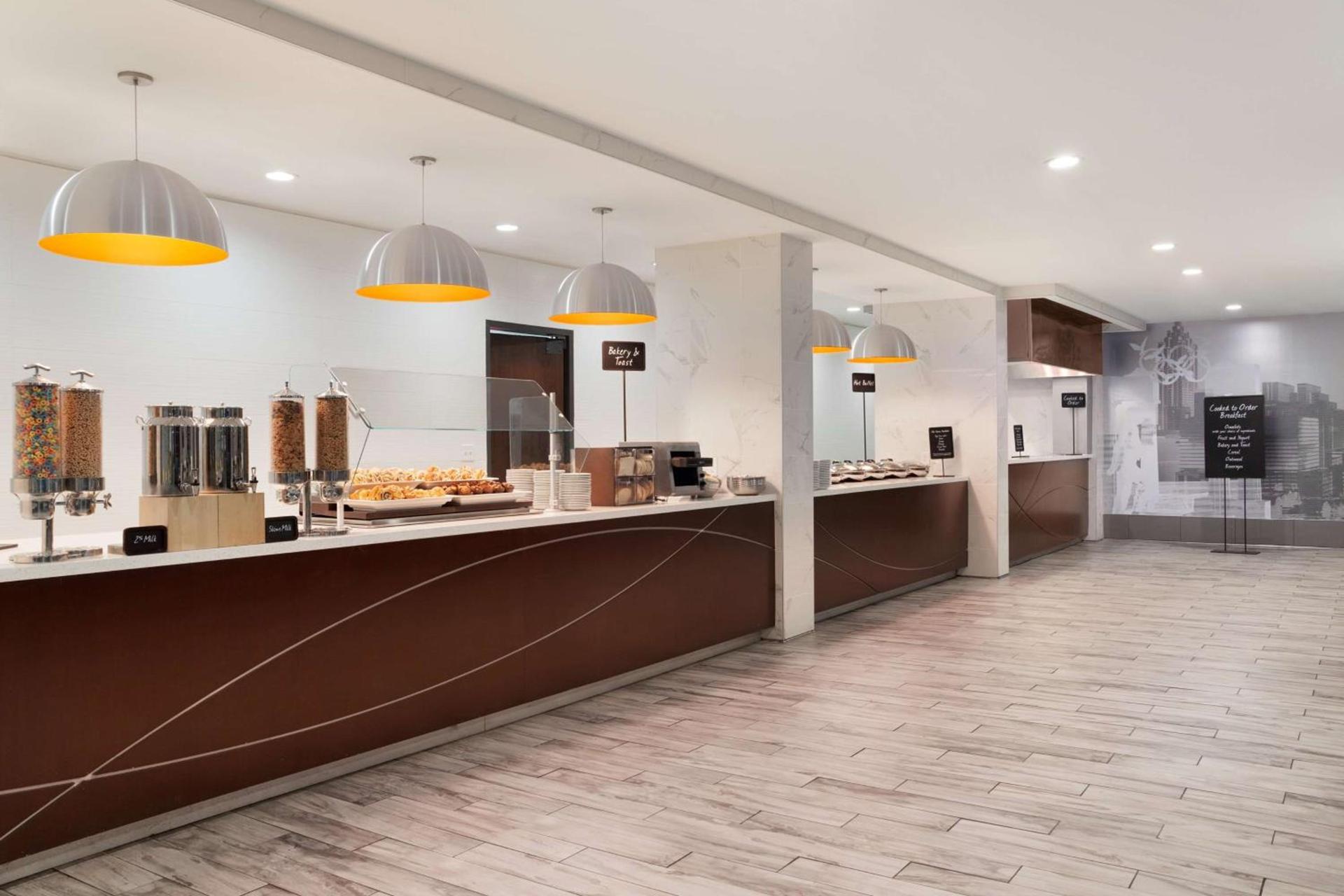 Embassy Suites by Hilton Atlanta Airport photo 16